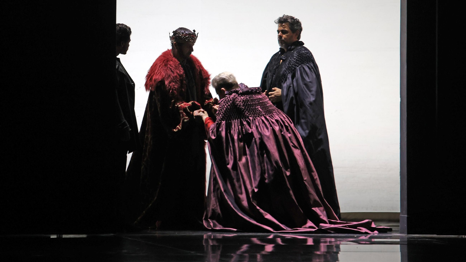 Imágenes de la ópera Macbeth en el Teatro Villamarta de Jerez