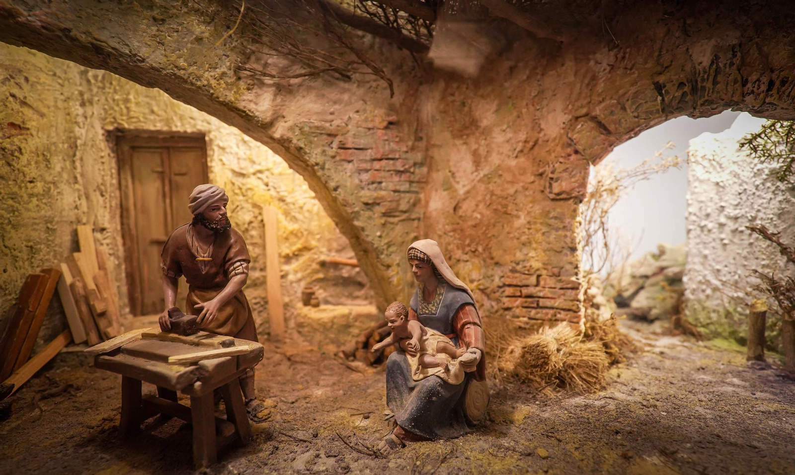 Imágenes de la exposición '50 Navidades montando el Belén' en Jerez