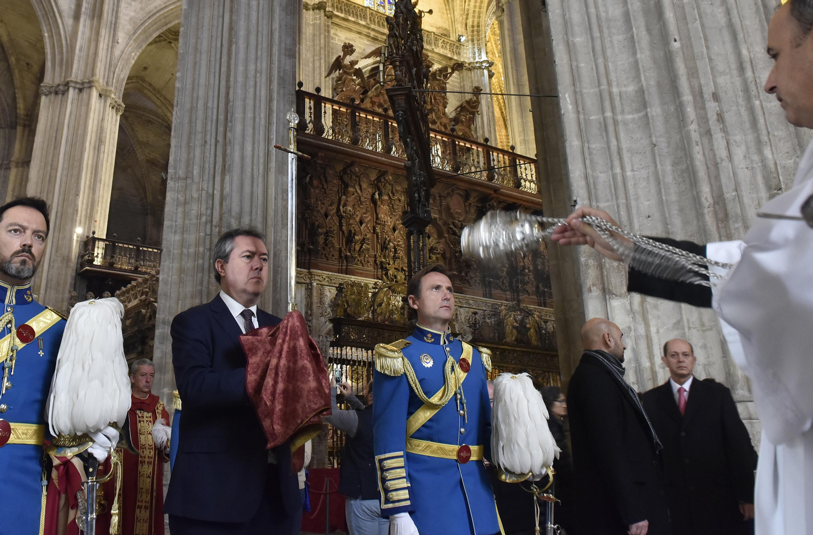 Las imágenes de la procesión de la Espada de San Fernando