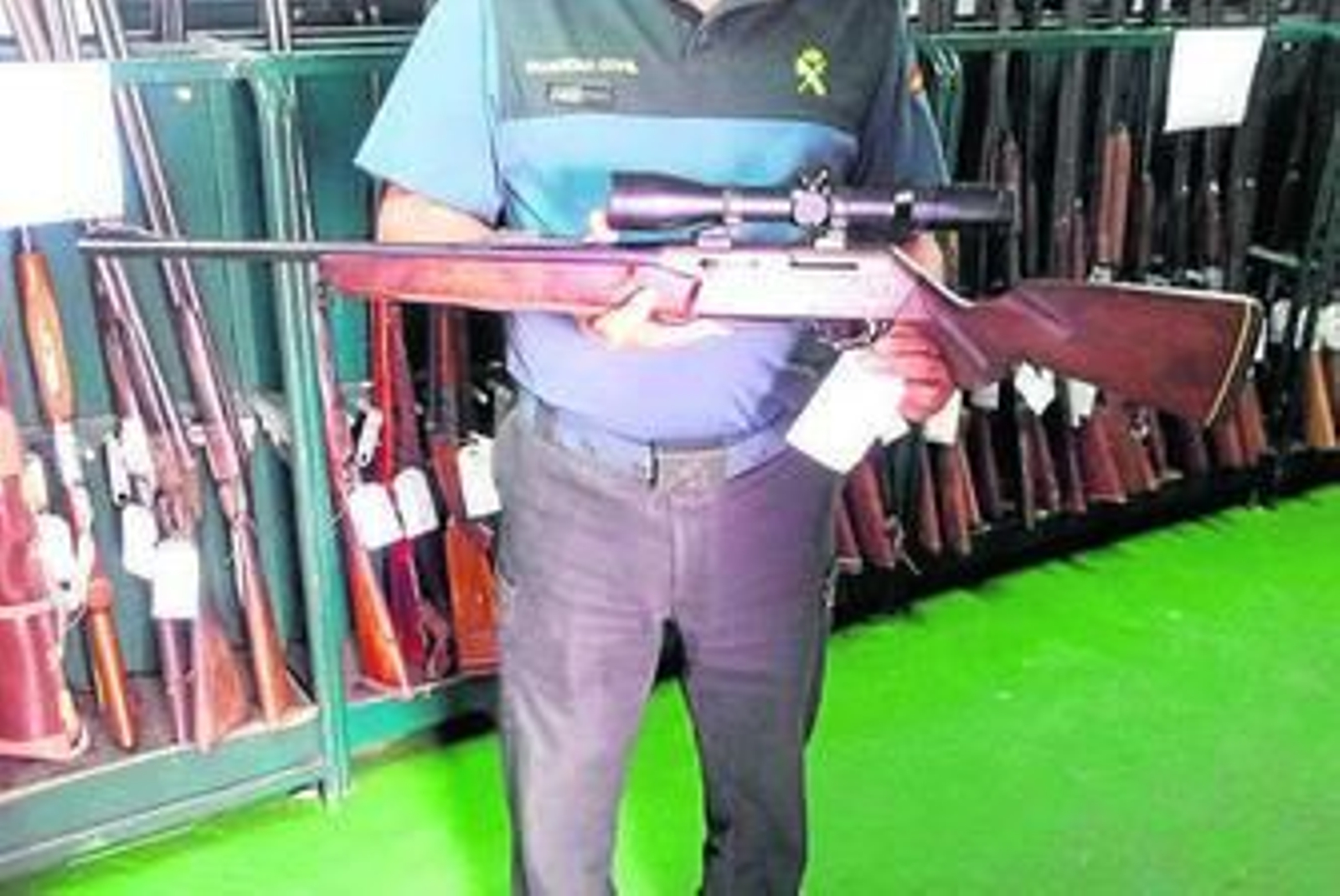 El arma que pensaba usar el furtivo en Alcalá.