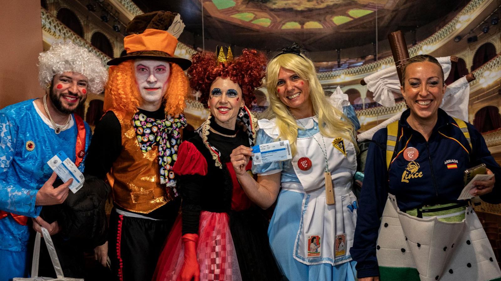 Búscate entre las mejores imágenes de la final del COAC 2025 del Carnaval de Cádiz