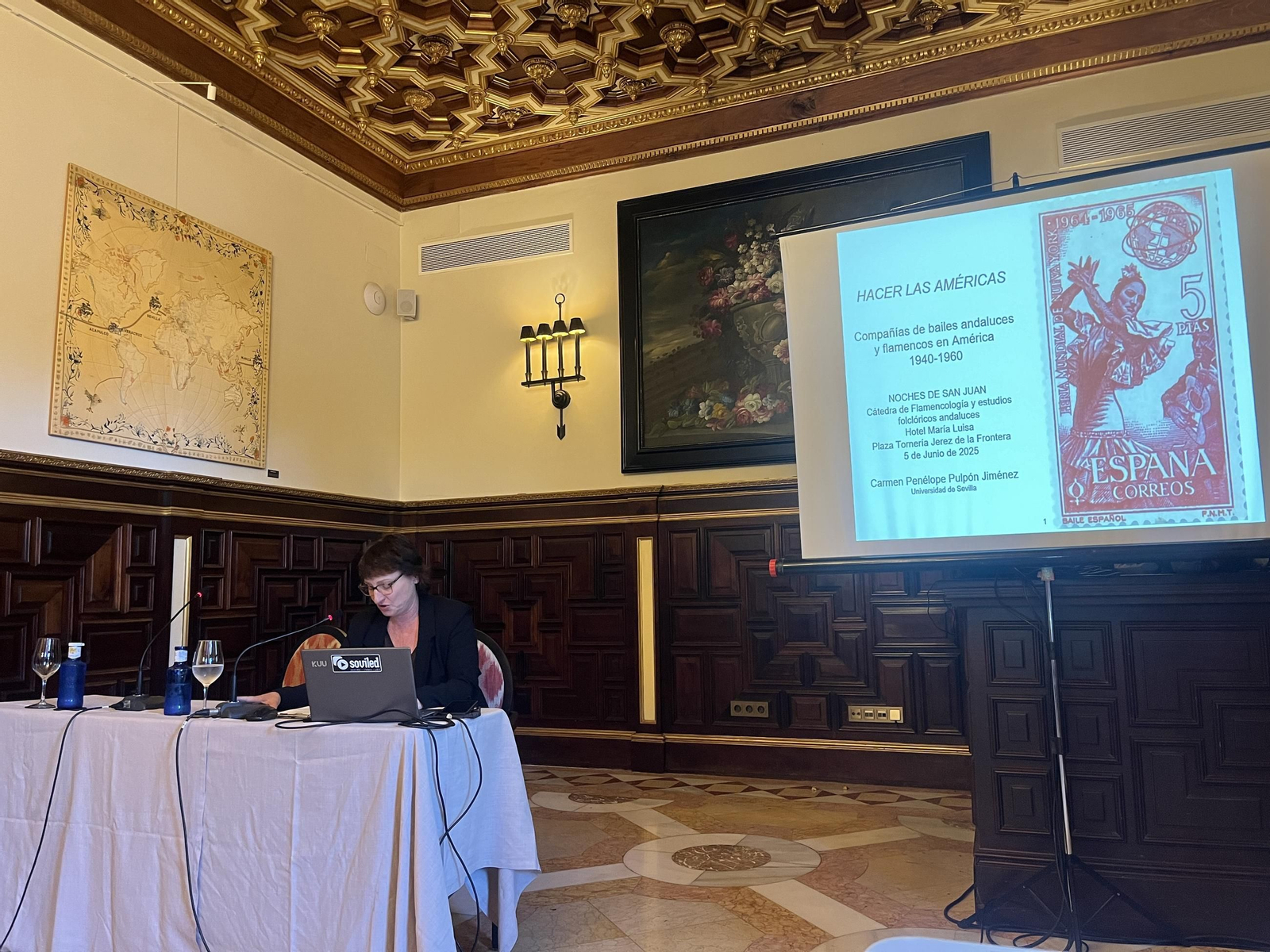 Un momento de la conferencia de Carmen Penélope Pulpón.