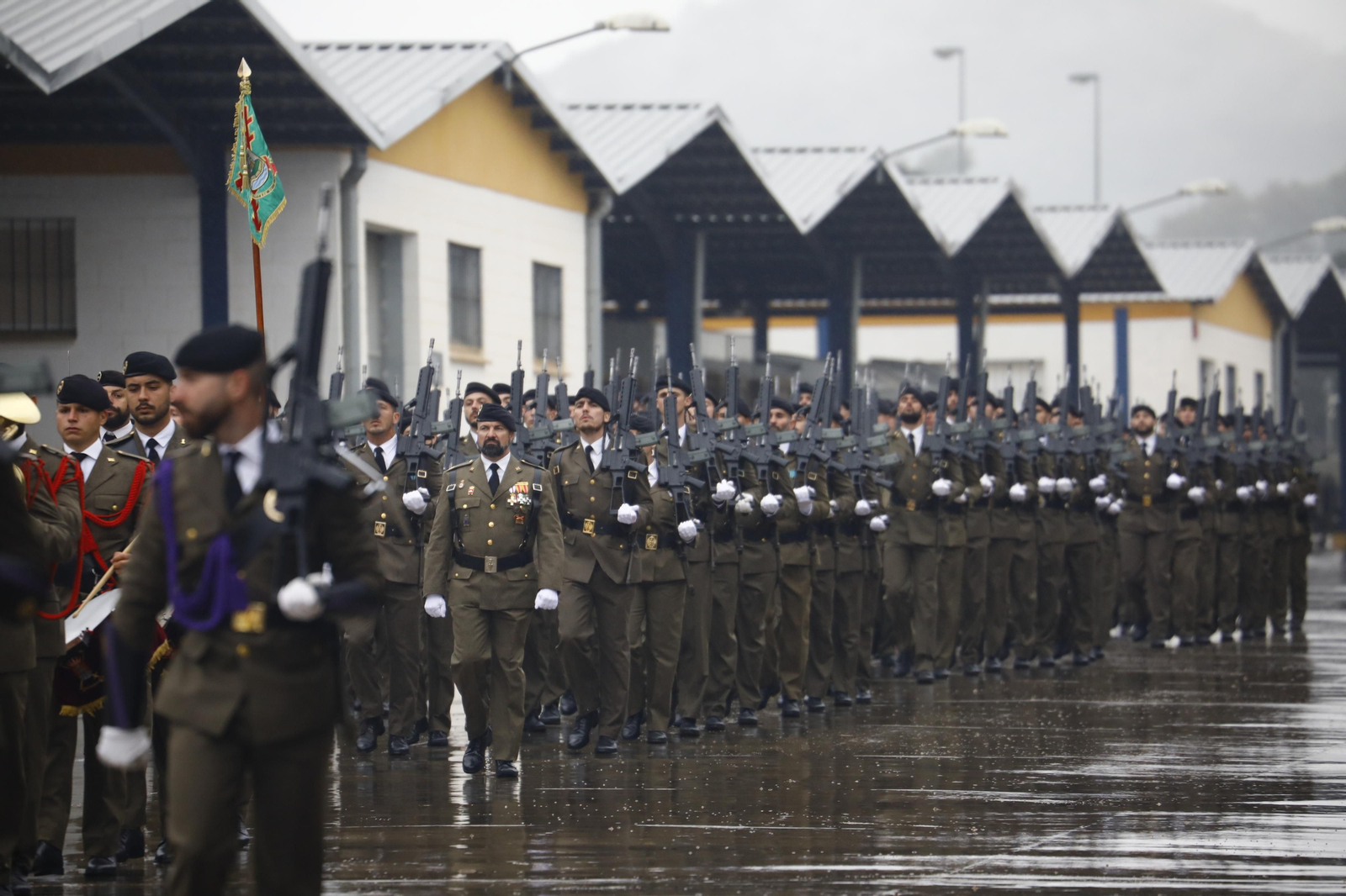 El desfile militar de la Brigada de Córdoba por la festividad de la Inmaculada, en imágenes El desfile militar de la Brigada de Córdoba por la festividad de la Inmaculada, en imágenes