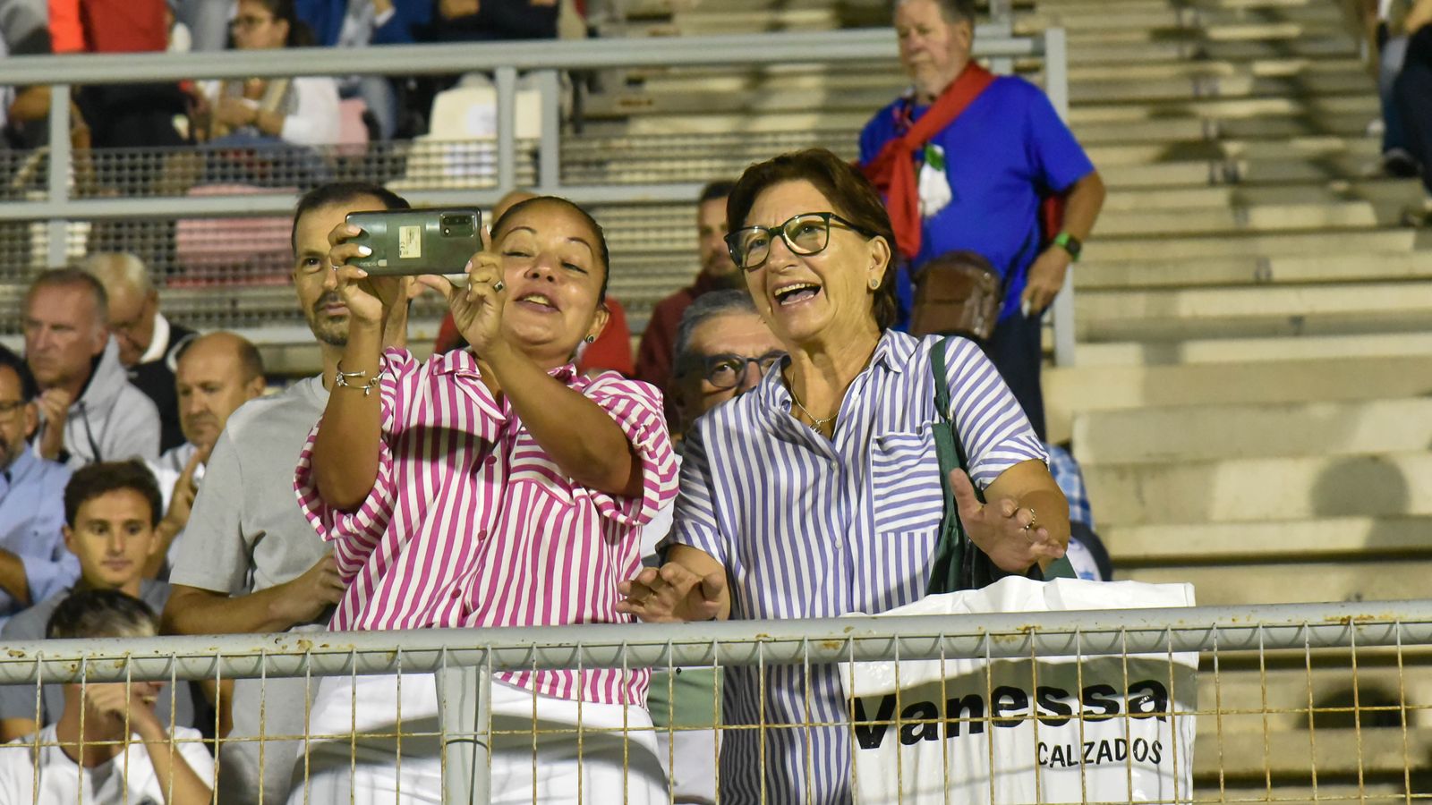 Las fotos del ambiente en el  Algeciras CF - San Fernando CD de la primera jornada.