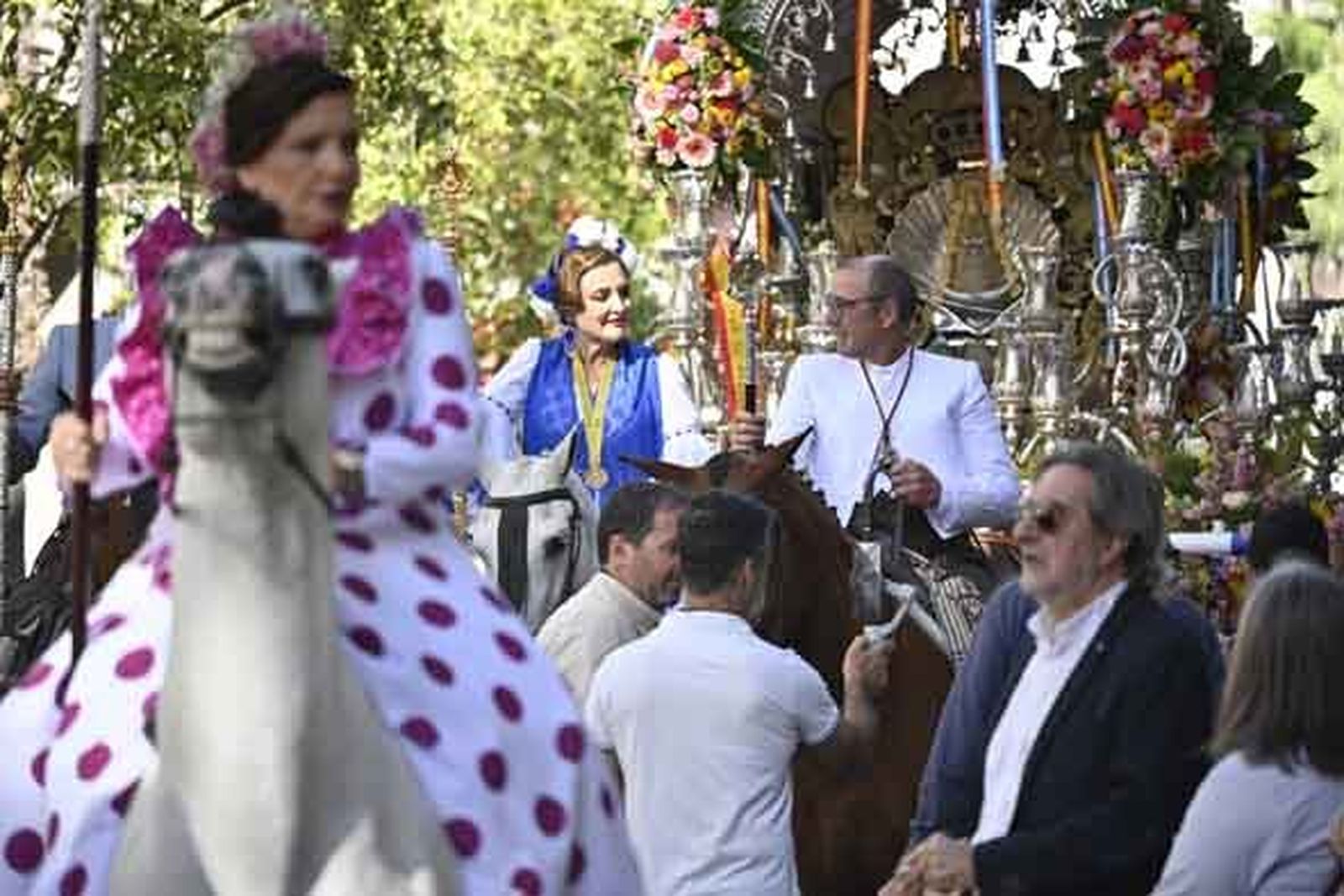 Las mejores imágenes de los peregrinos en la salida de Emigrantes