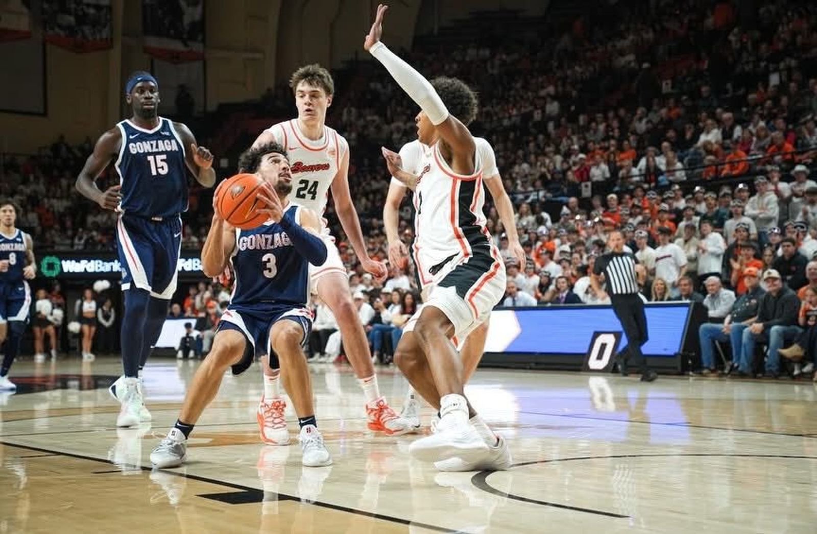 NCAA: Mario Saint-Supéry, triunfo y 26 minutos al saco