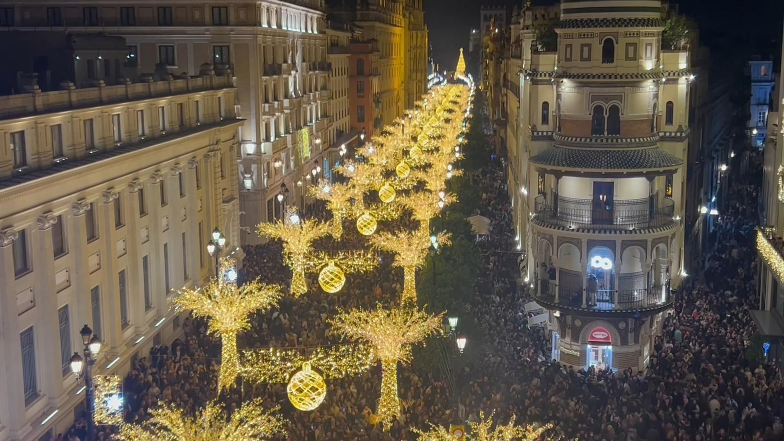 Sevilla enciende sus luces de Navidad