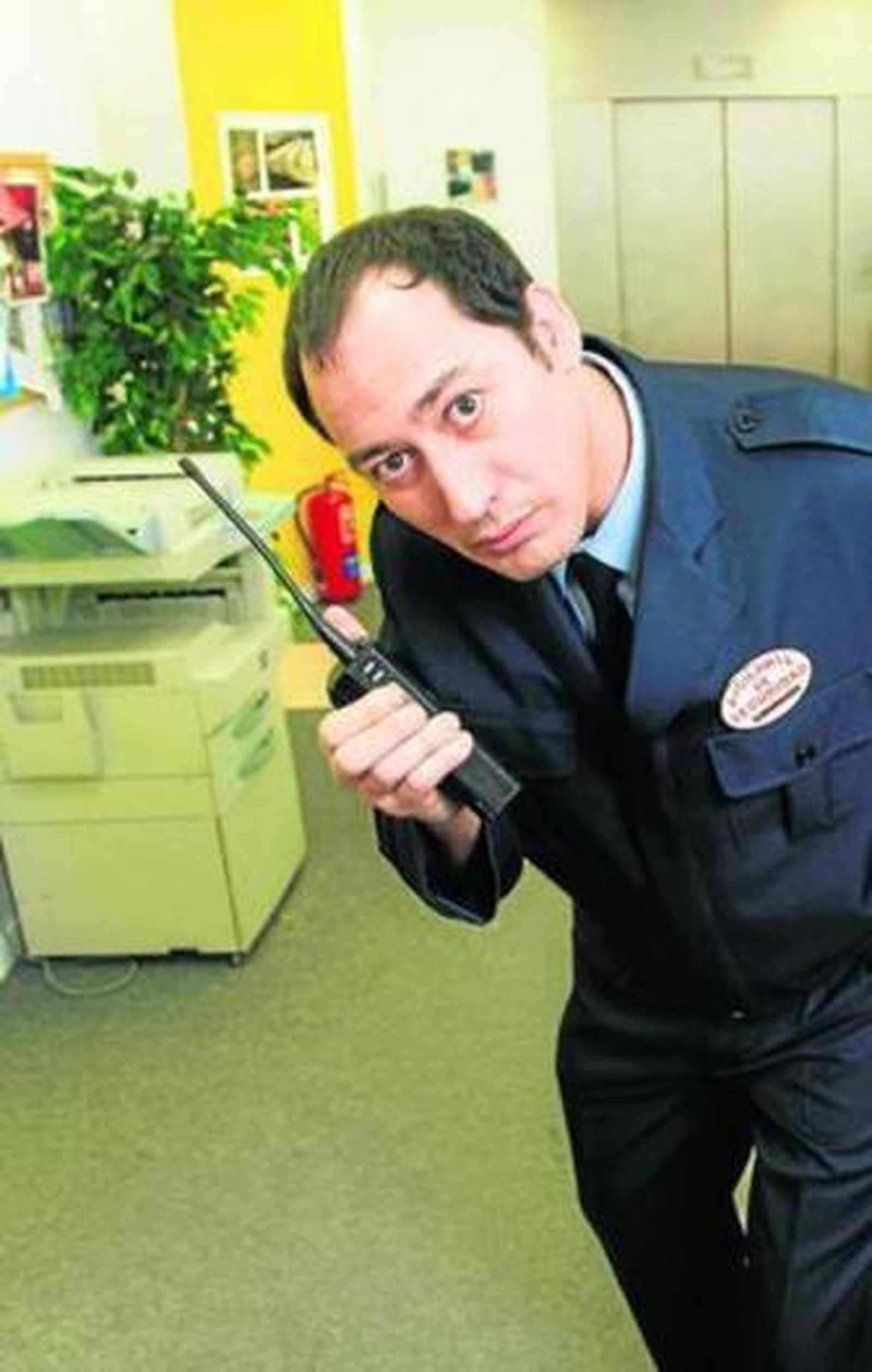 El actor interpretaba al guarda de seguridad Benito en la serie 'Cámera Café'.