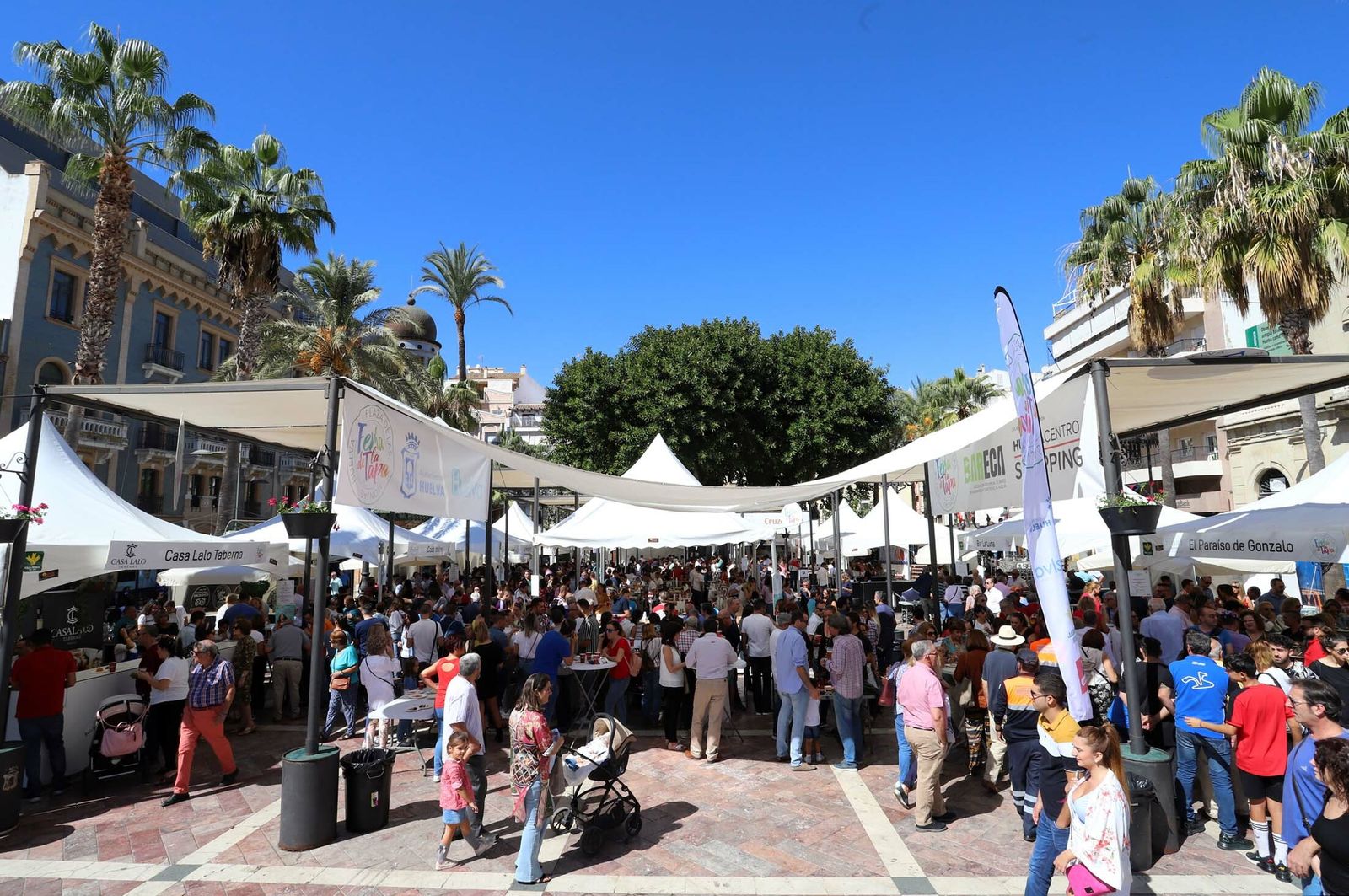 Imágenes de la Feria de la Tapa. Casa Idolina gana el concurso a la mejor tapa