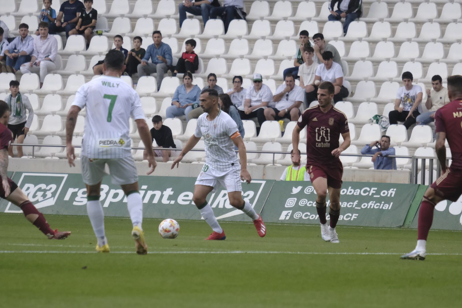 Las mejores fotos del ambiente en El Arcángel en el Córdoba CF - Badajoz