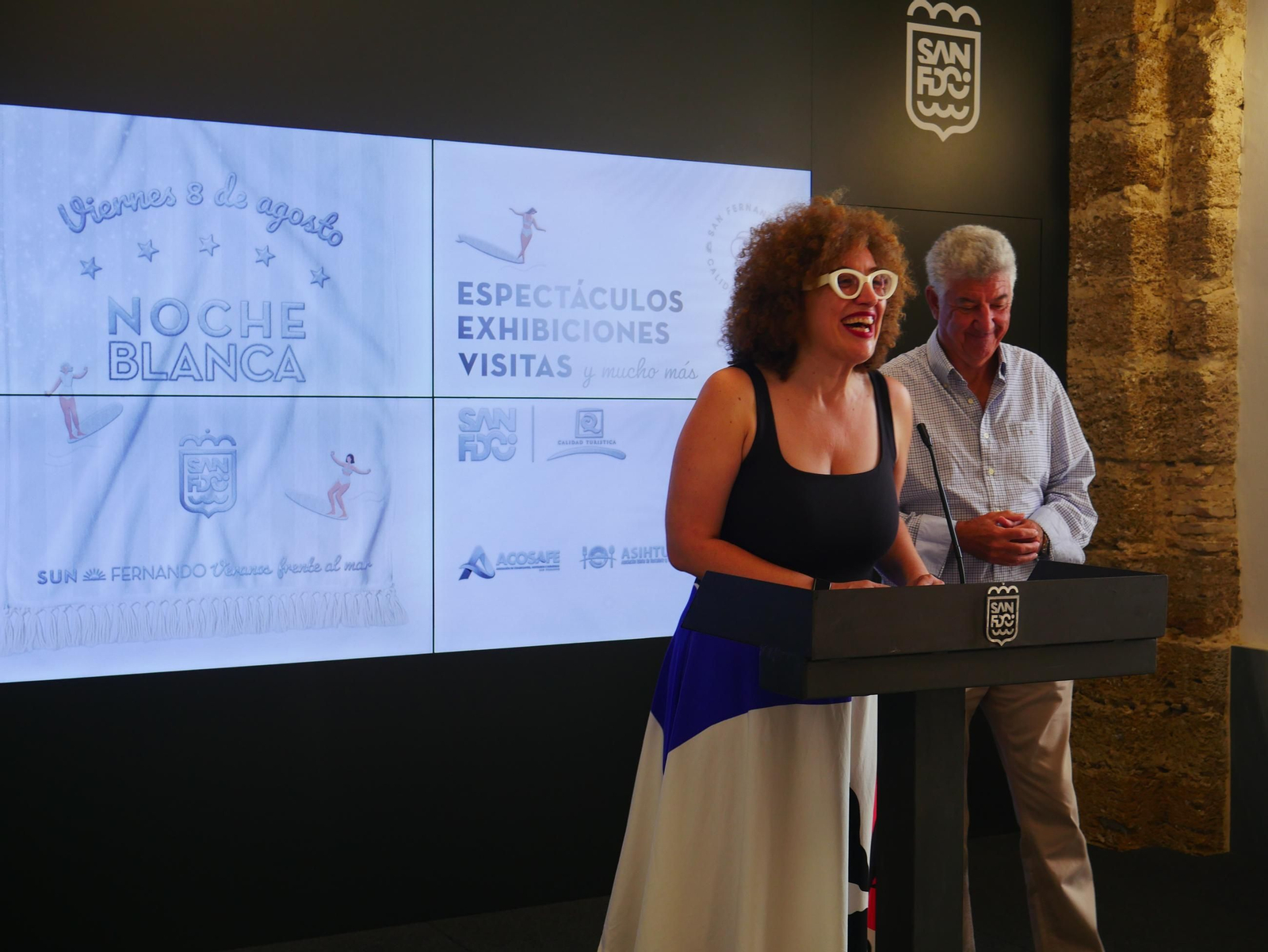 La concejala de Cultura, Pepa Pacheco, y el presidente de Acosafe, Manuel Luna, durante la presentación. La concejala de Cultura, Pepa Pacheco, y el presidente de Acosafe, Manuel Luna, durante la presentación.