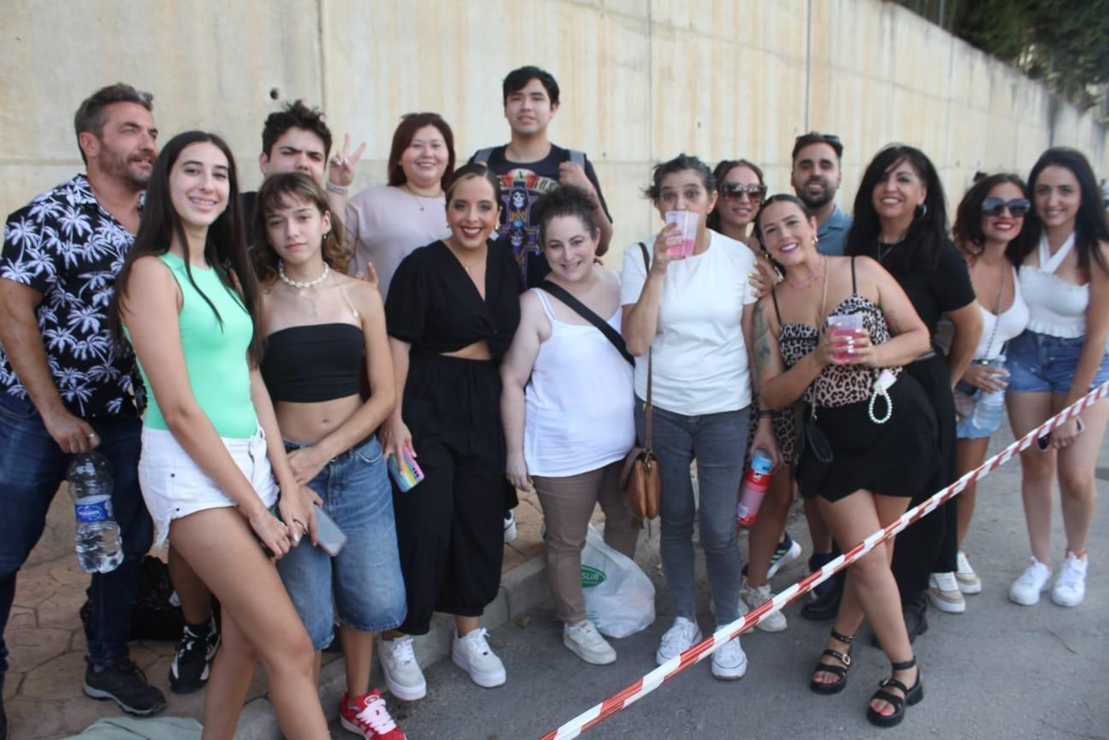 Búscate en el concierto solidario al que acudieron 10.000 personas en Ubrique