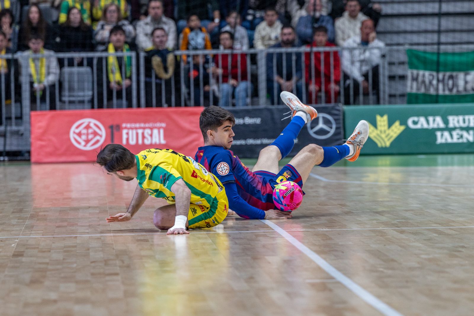 Las mejores imágenes del espectacular encuentro entre Jaén Paraíso Interior FS y Barça (3-3)