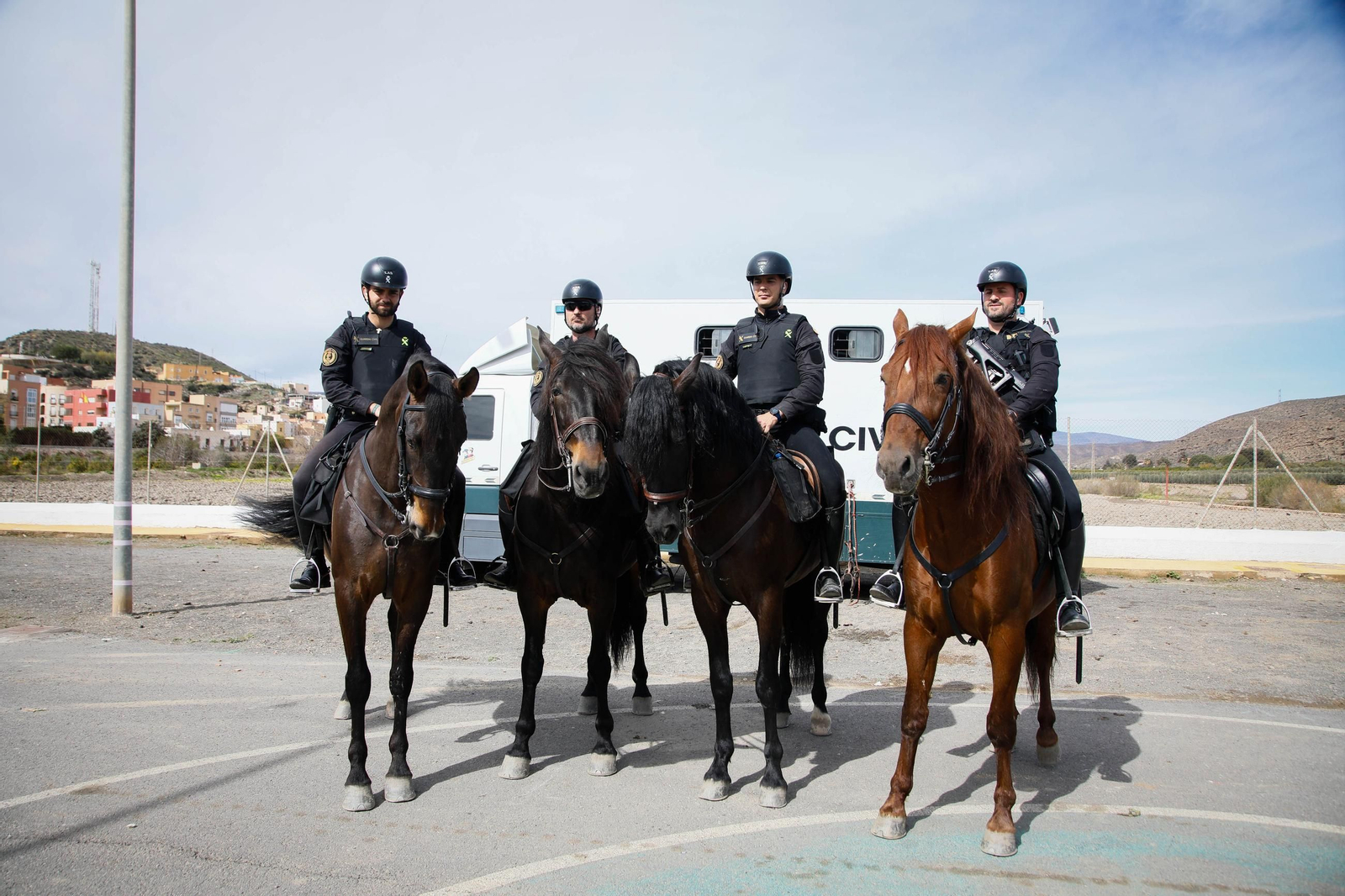 Imágenes del Escuadrón de Caballería de la Guardia Civil en Gádor.