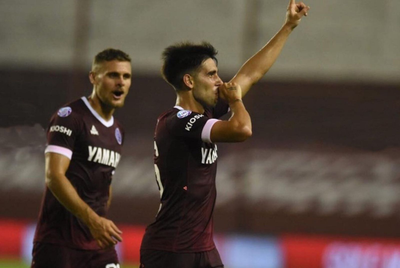 Di Plácido juega como lateral diestro y también se desempeña como volante