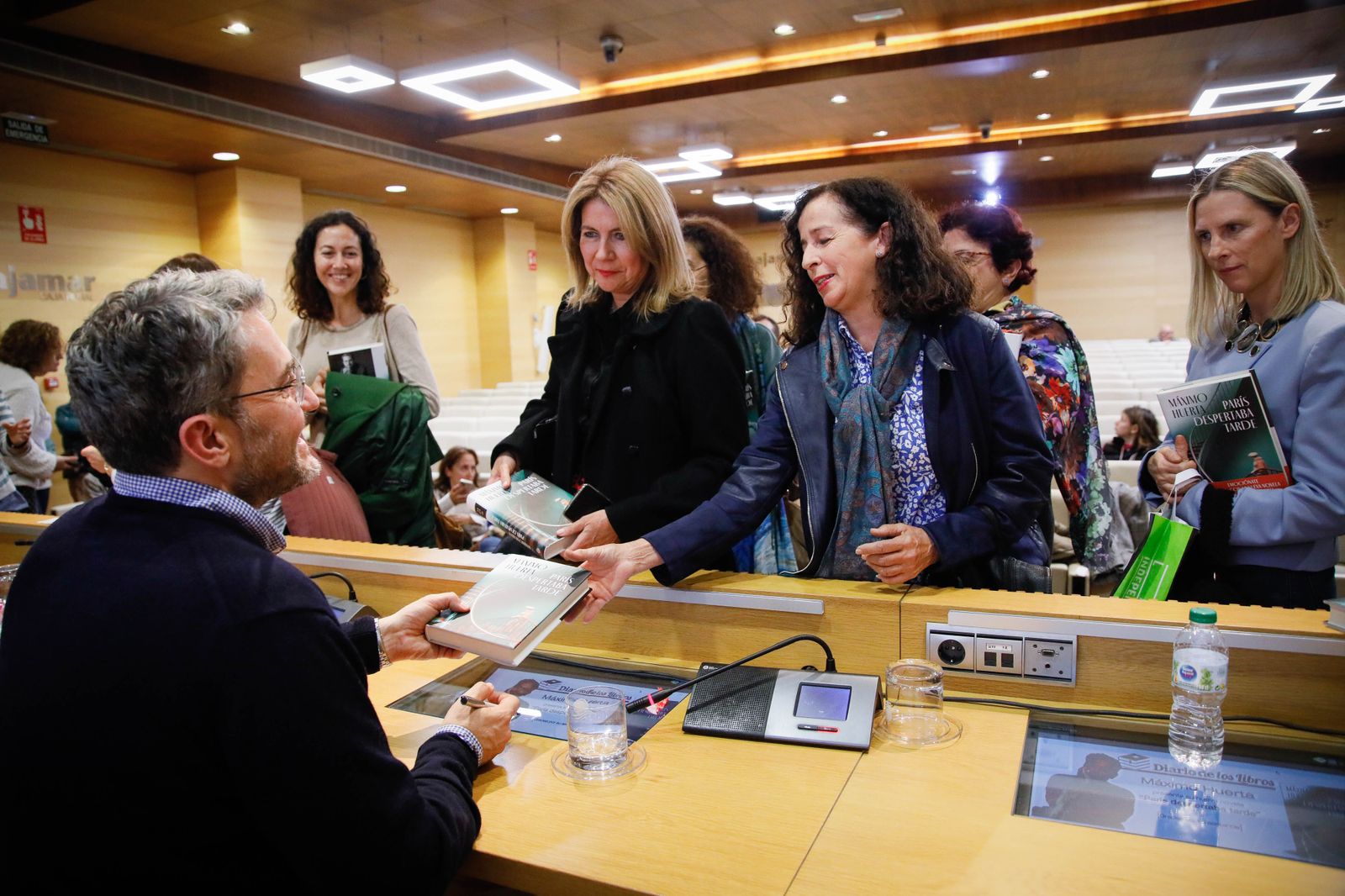 ¿Has estado en la presentación del libro de Máximo Huerta? Entra en la galería y buscate