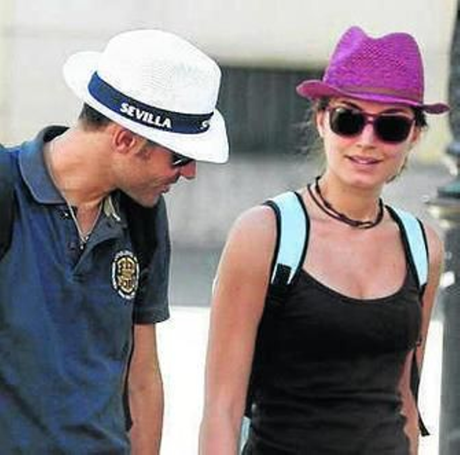 Dos turistas en Sevilla.