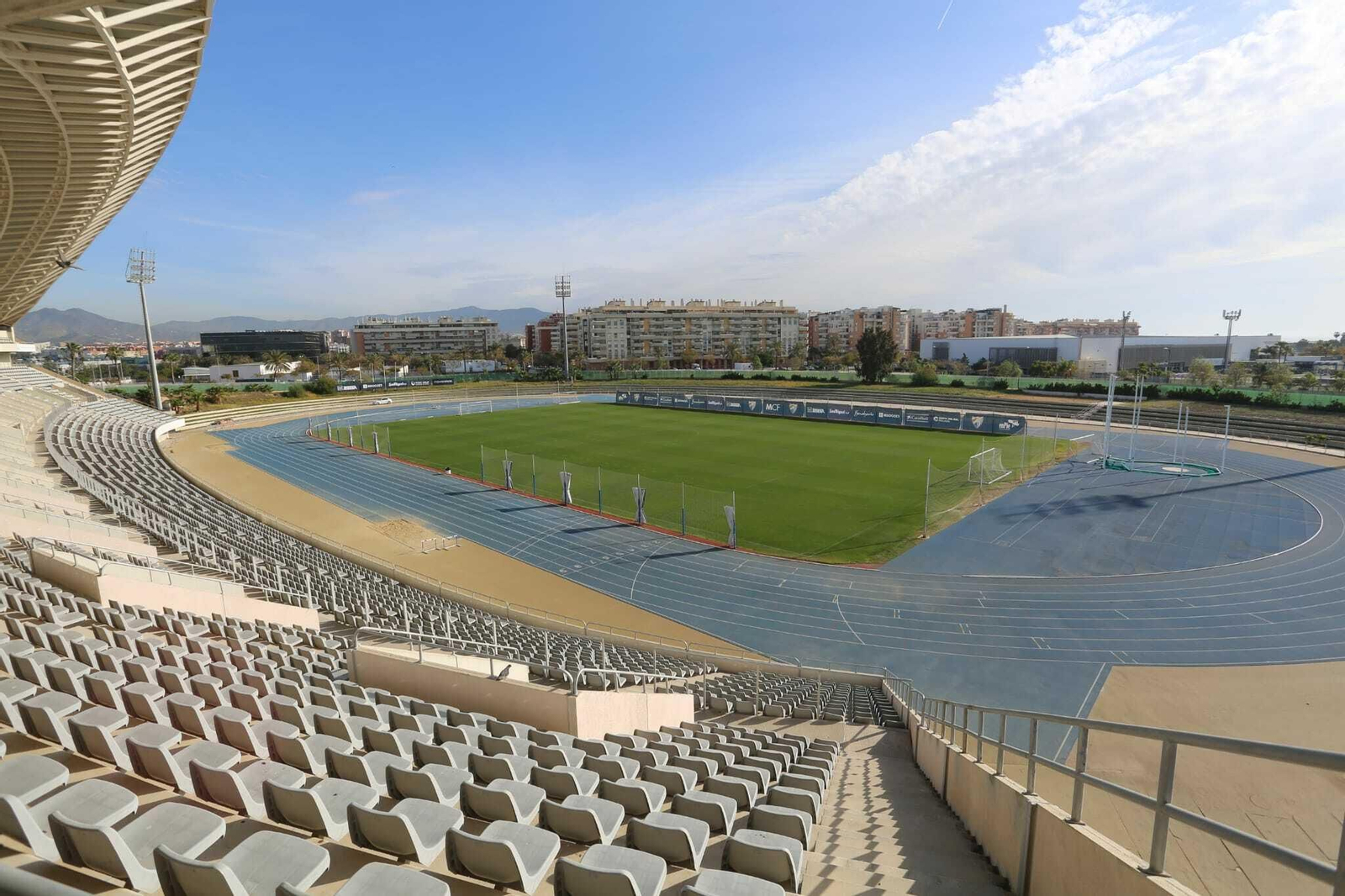 Los jugadores abandonan el Ciudad de Málaga por el coronavirus