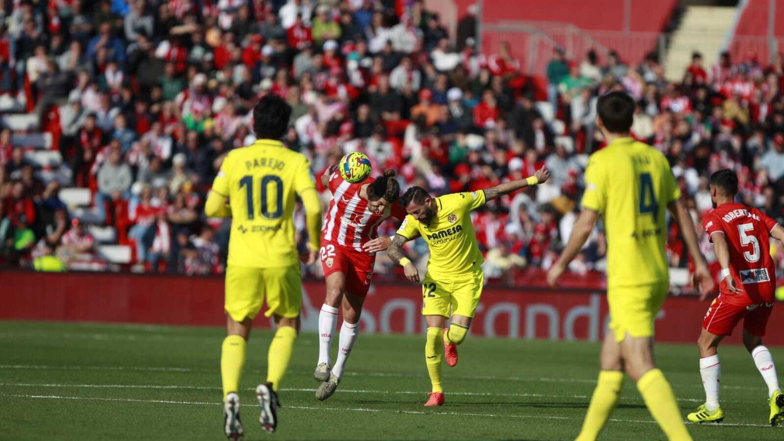 Babic, en la imagen con Morales, y Ely, volvieron a rayar a un buen nivel