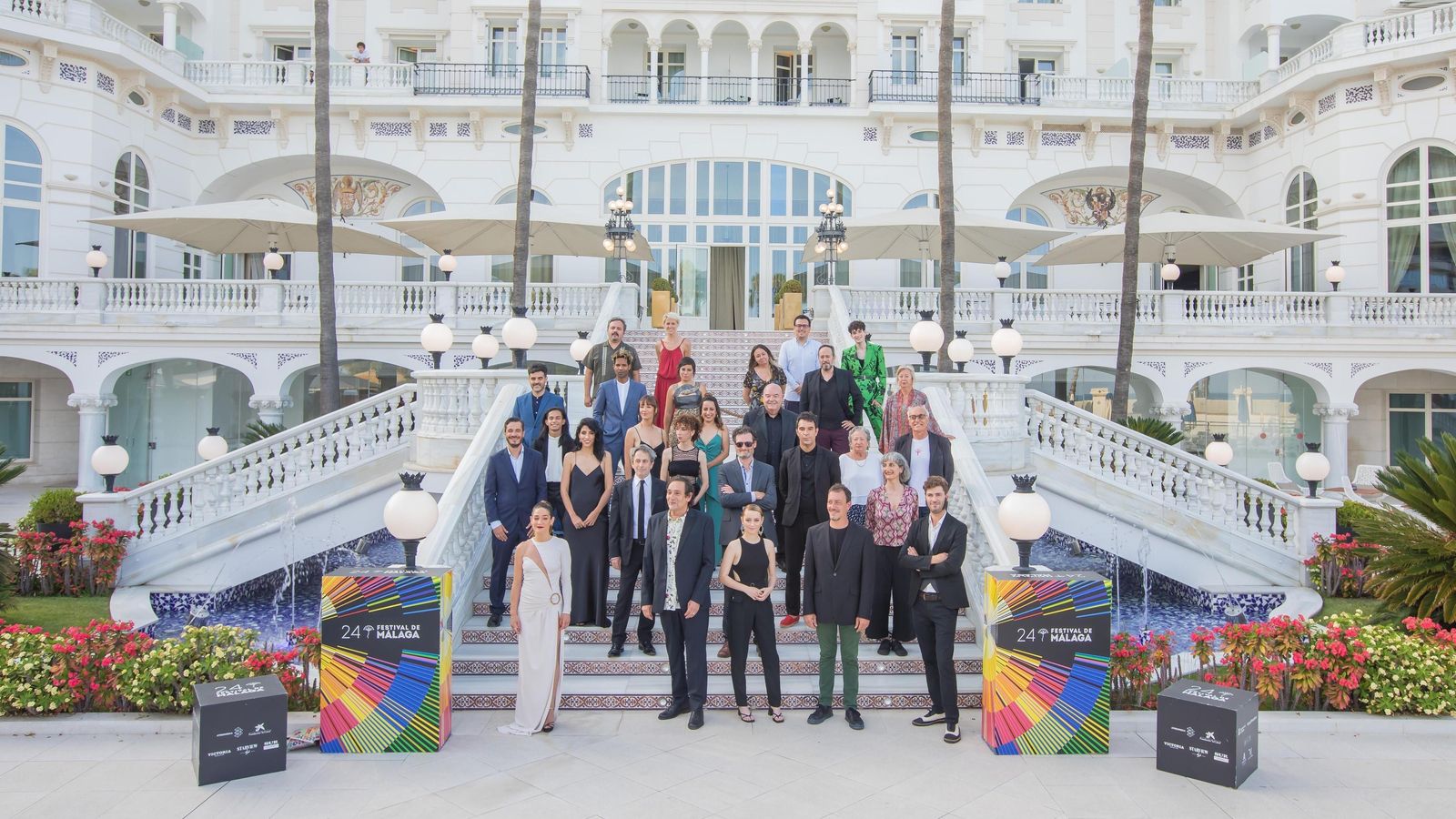 Foto de familia de los ganadores del 24 Festival de Málaga, en el Hotel Miramar.