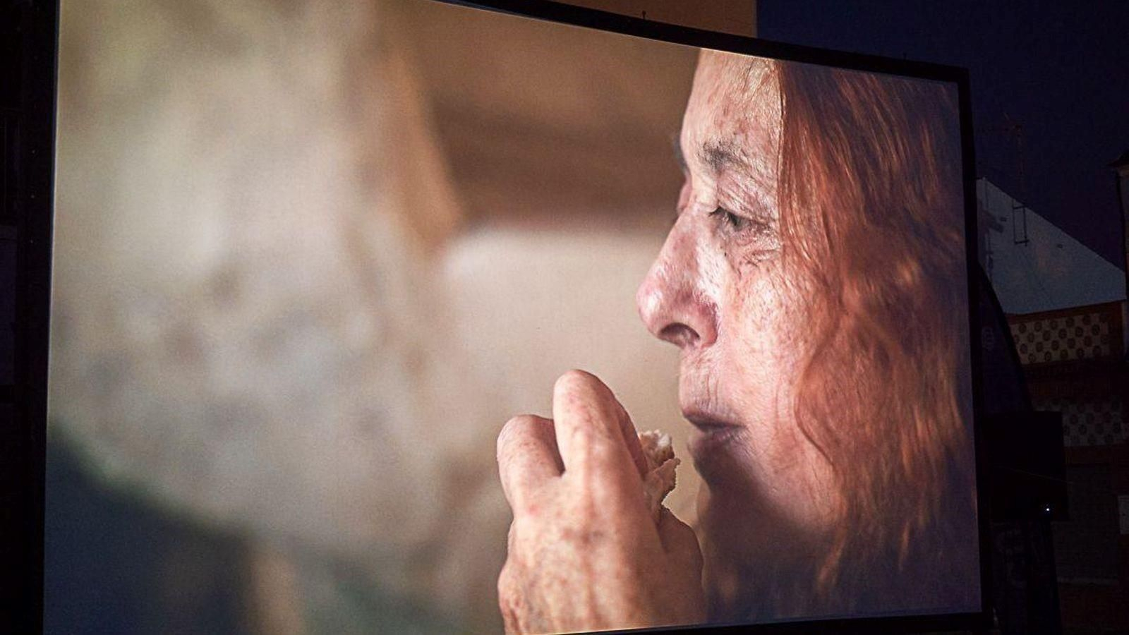 Un momento de la proyección de ‘En la raya del olvido’.