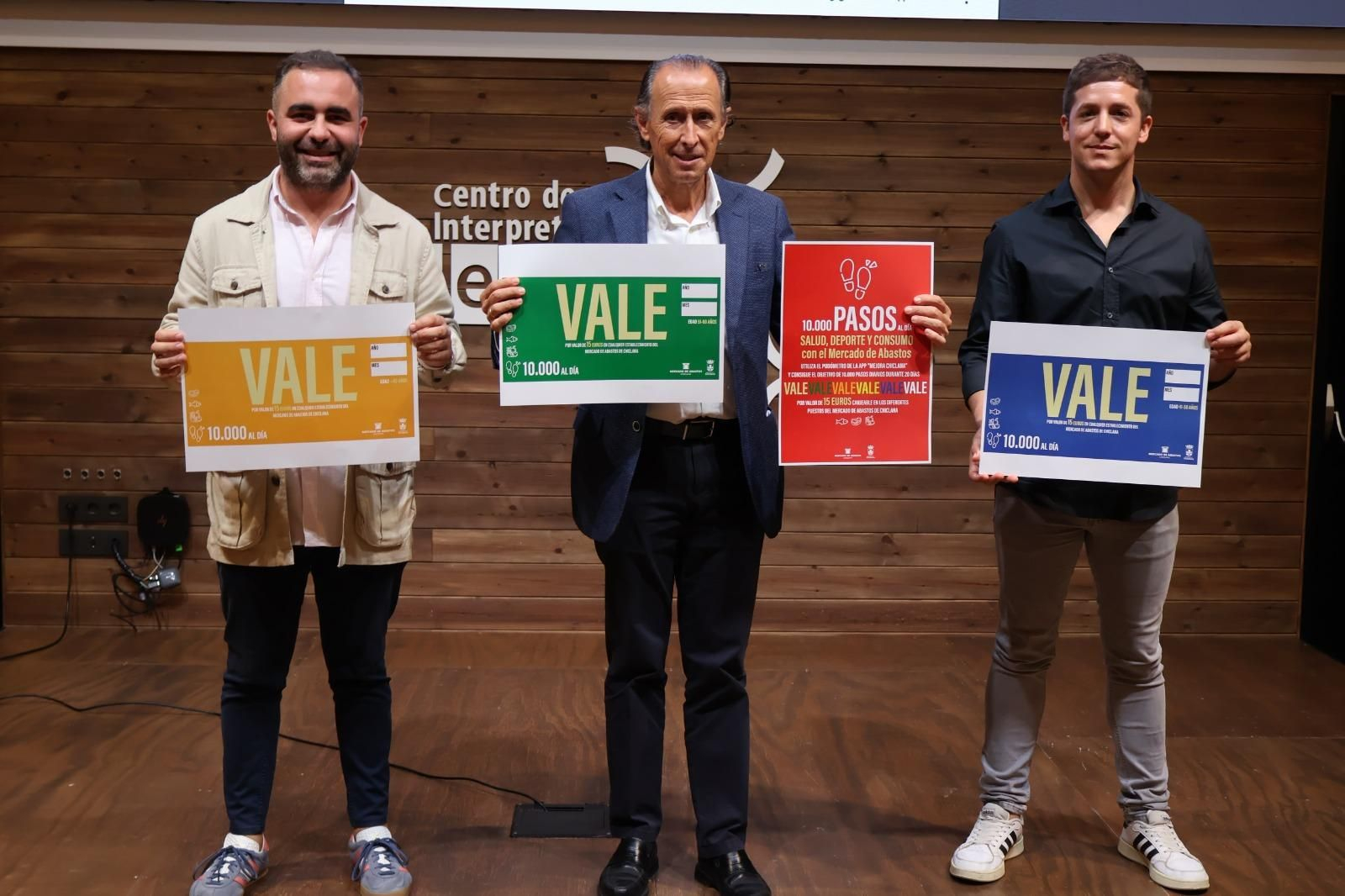 José María Román junto a José Alberto Cruz y Fede Díaz promocionan la iniciativa saludable. José María Román junto a José Alberto Cruz y Fede Díaz promocionan la iniciativa saludable.