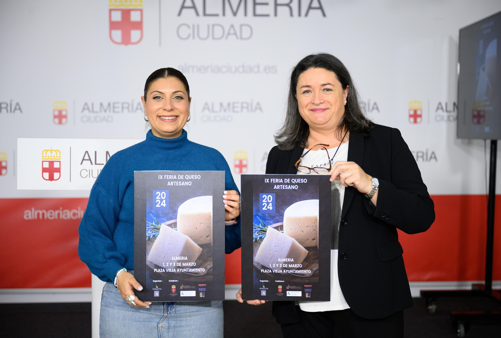Lorena Nieto y Yolanda Robles han presentado la Feria del Queso Artesanal.