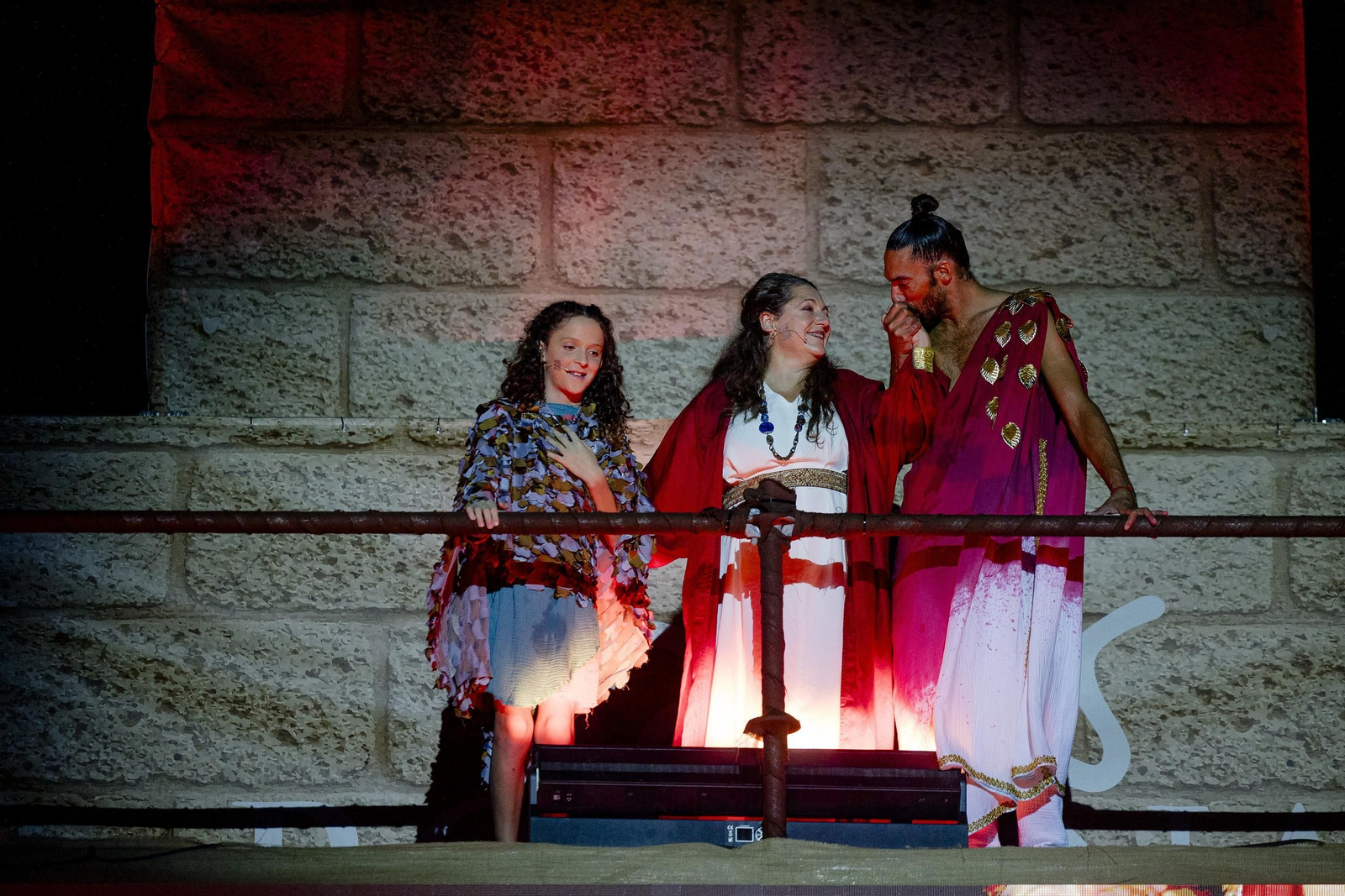 Las imágenes de "Foedus, Gaditanorum", el espectáculo de clausura del festival Cádiz Romana en las Puertas de Tierra