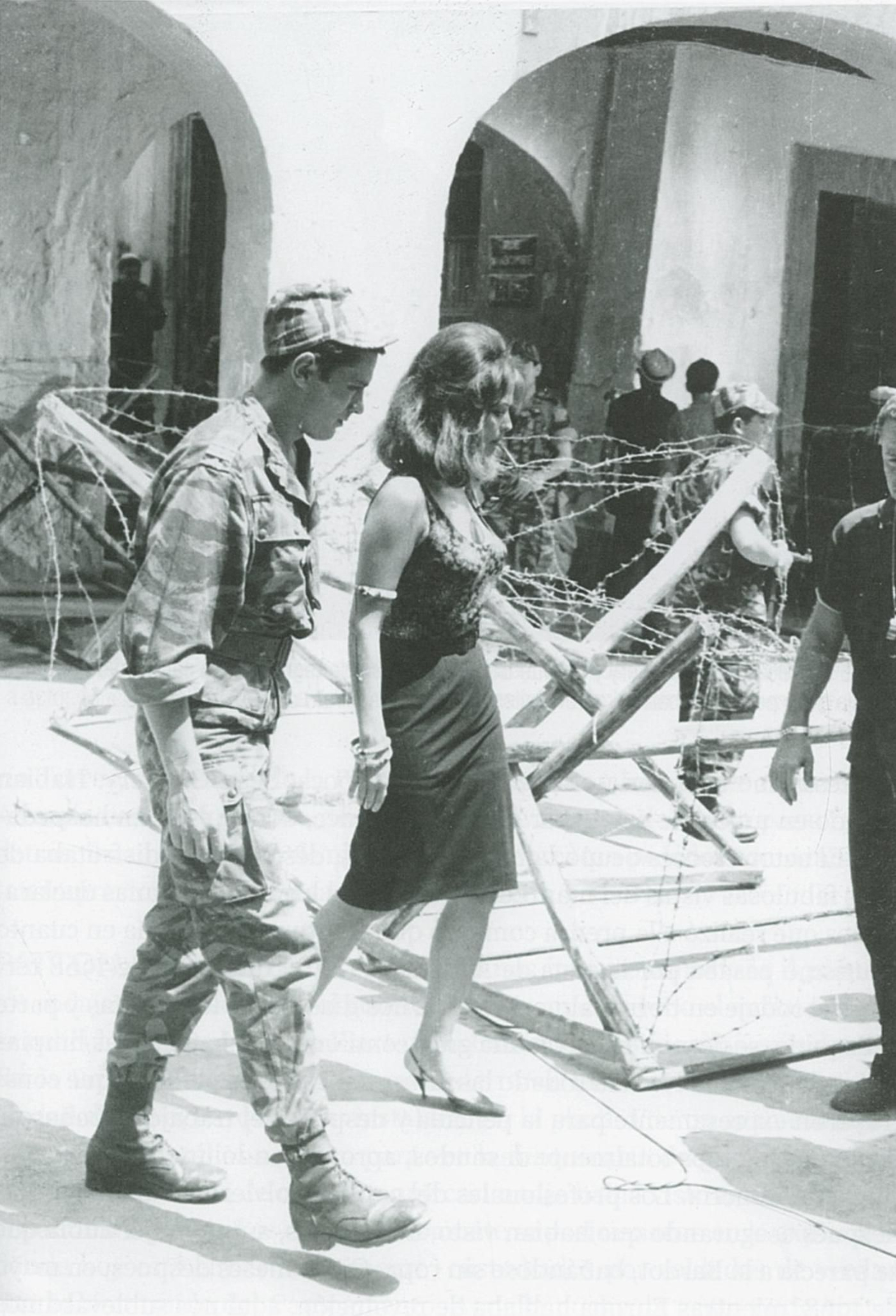 Claudia Cardinale y alain Delón. Mando Perdido, 1965