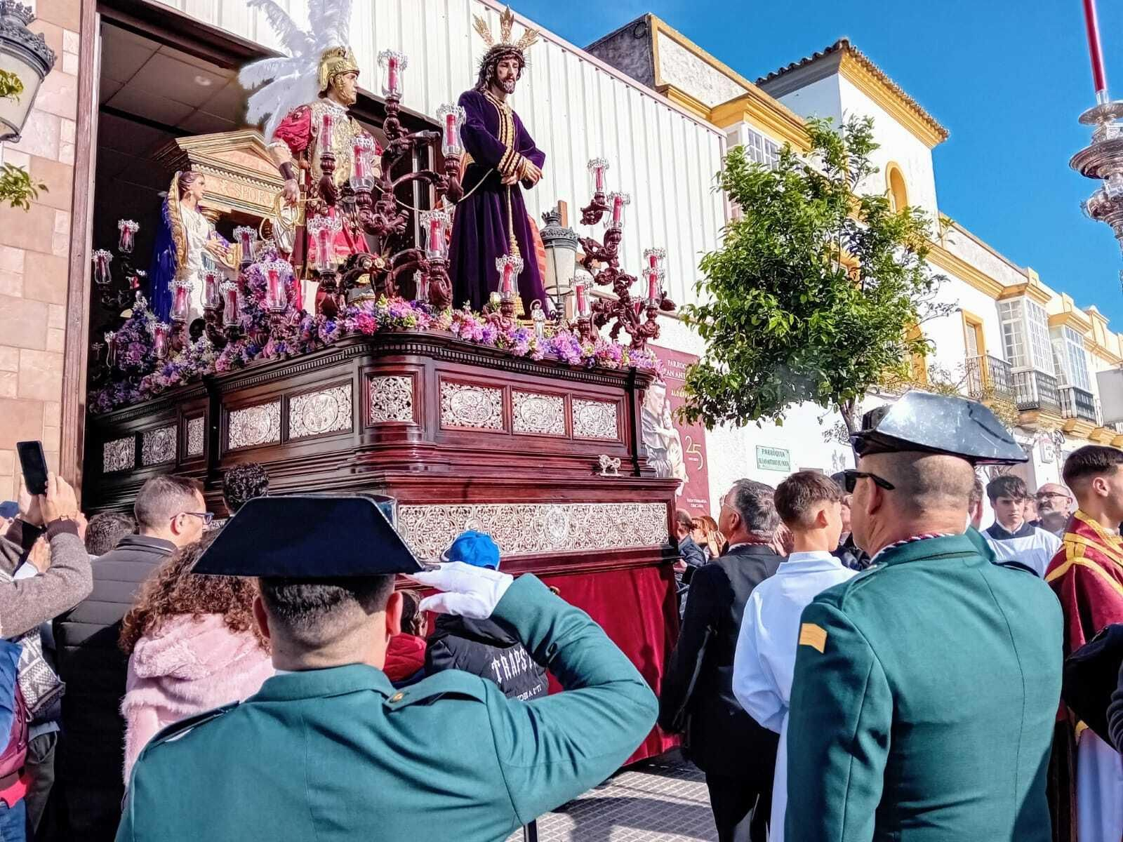 Las imágenes del Martes Santo en Chiclana 2024: El Amor y Afligidos