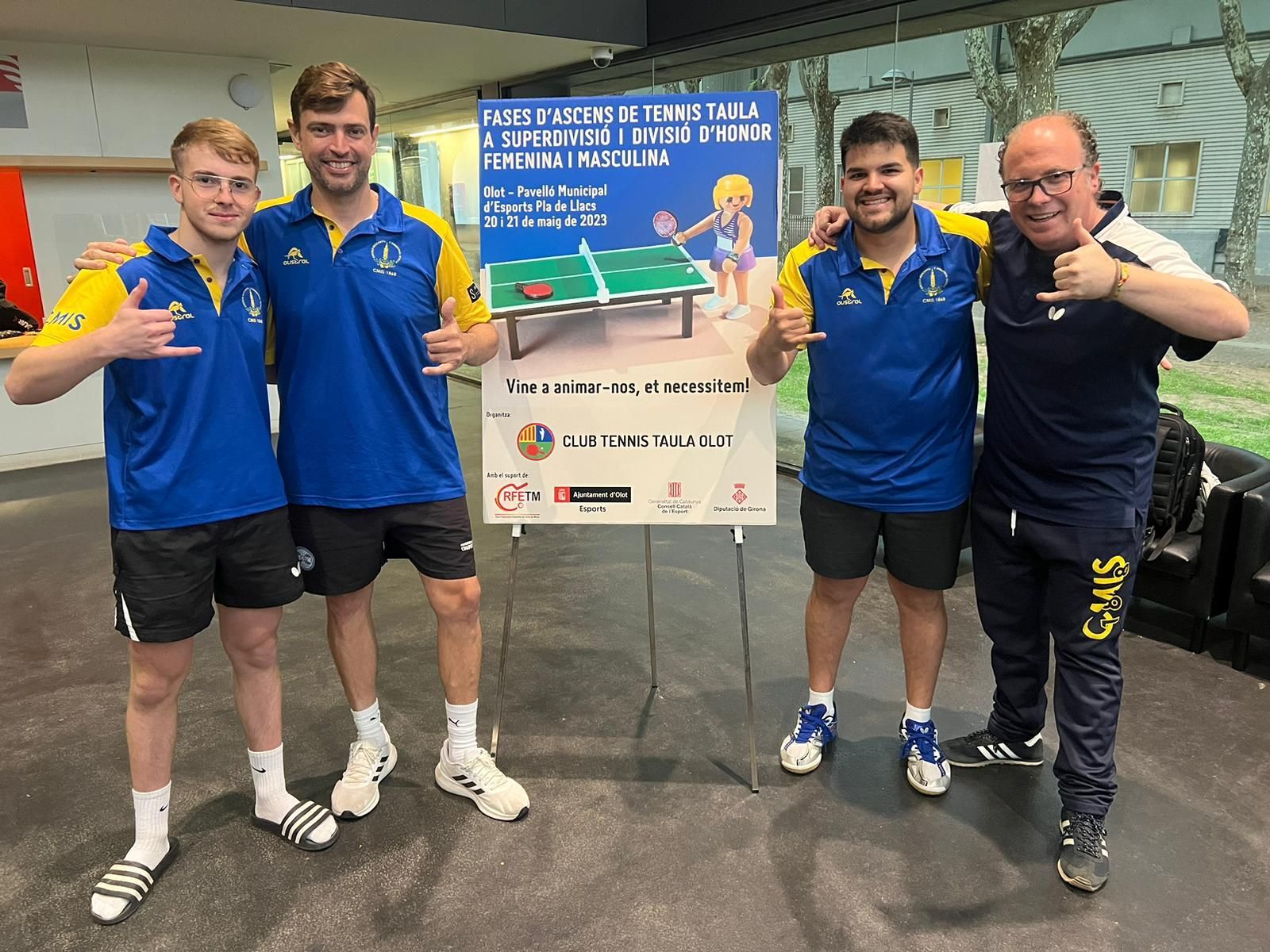 El equipo del Mercantil que logró el ascenso a la División de Honor.