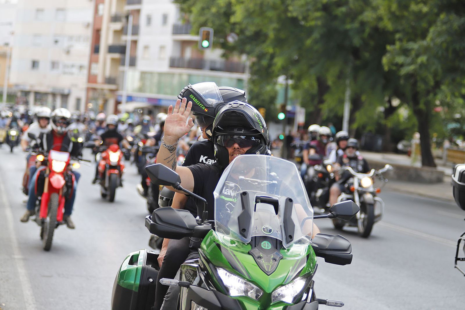 Las motos del club Descubridores toman las calles de Huelva