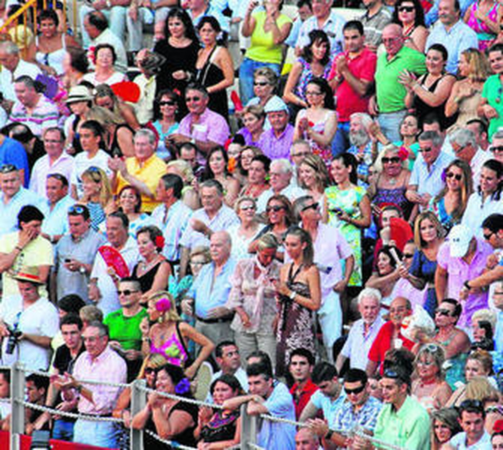 Los espectadores disfrutaron especialmente en los espectaculares tercios de banderillas.