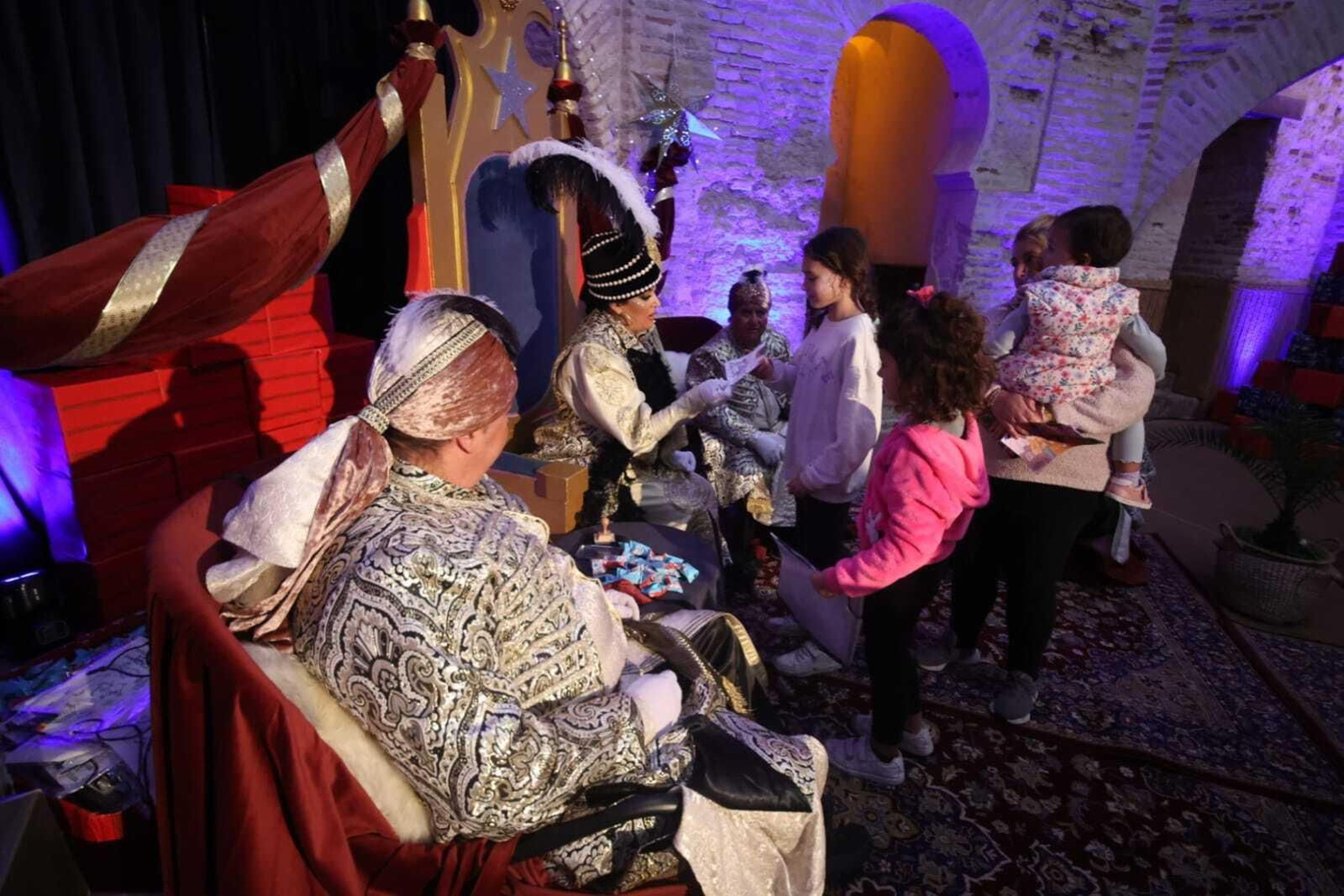 La Cartera Real recoge las cartas de los niños en el Alcázar