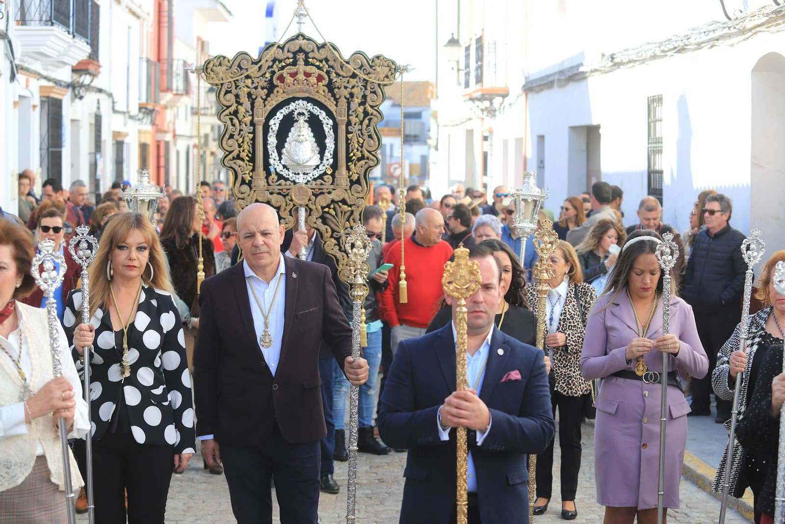 Imágenes de la llegada de la peregrinación de Emigrantes a Almonte acompañando a la Hermandad de San Juan del Puerto