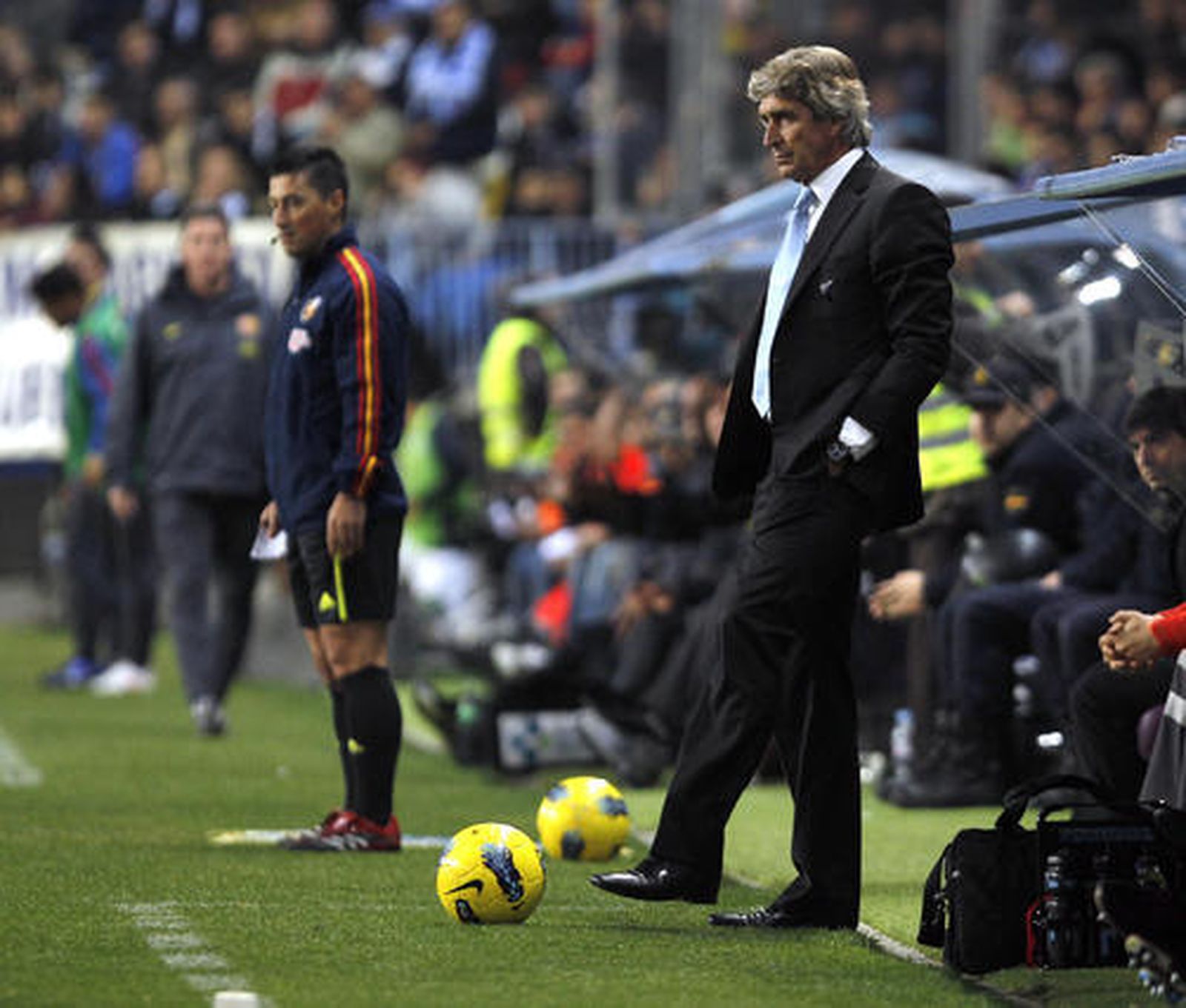 El Málaga es goleado en casa ante el Barcelona (1-4). / Sergio Camacho