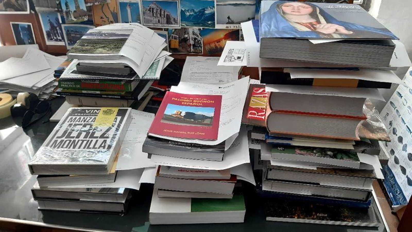 Pedidos para entregar en la Librería Agrícola.