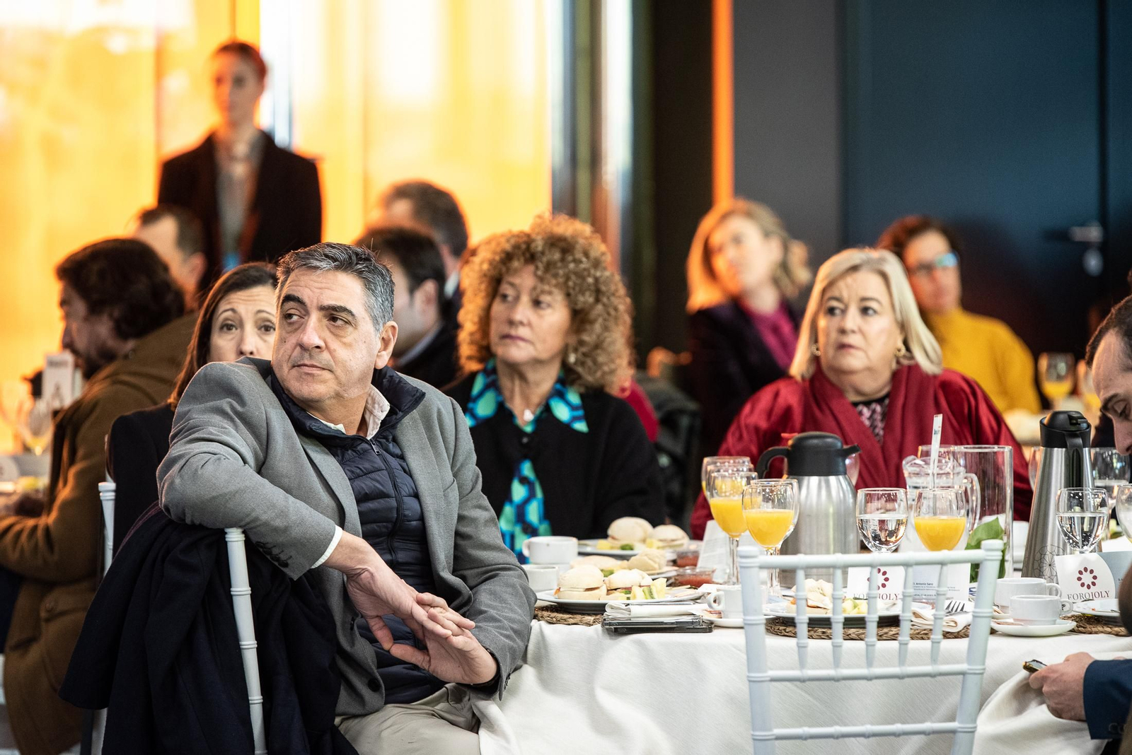 Imágenes del desayuno-coloquio con Antonio Sanz en el Foro Joly Andalucía celebrado en la Lonja de la Innovación del Puerto de Huelva