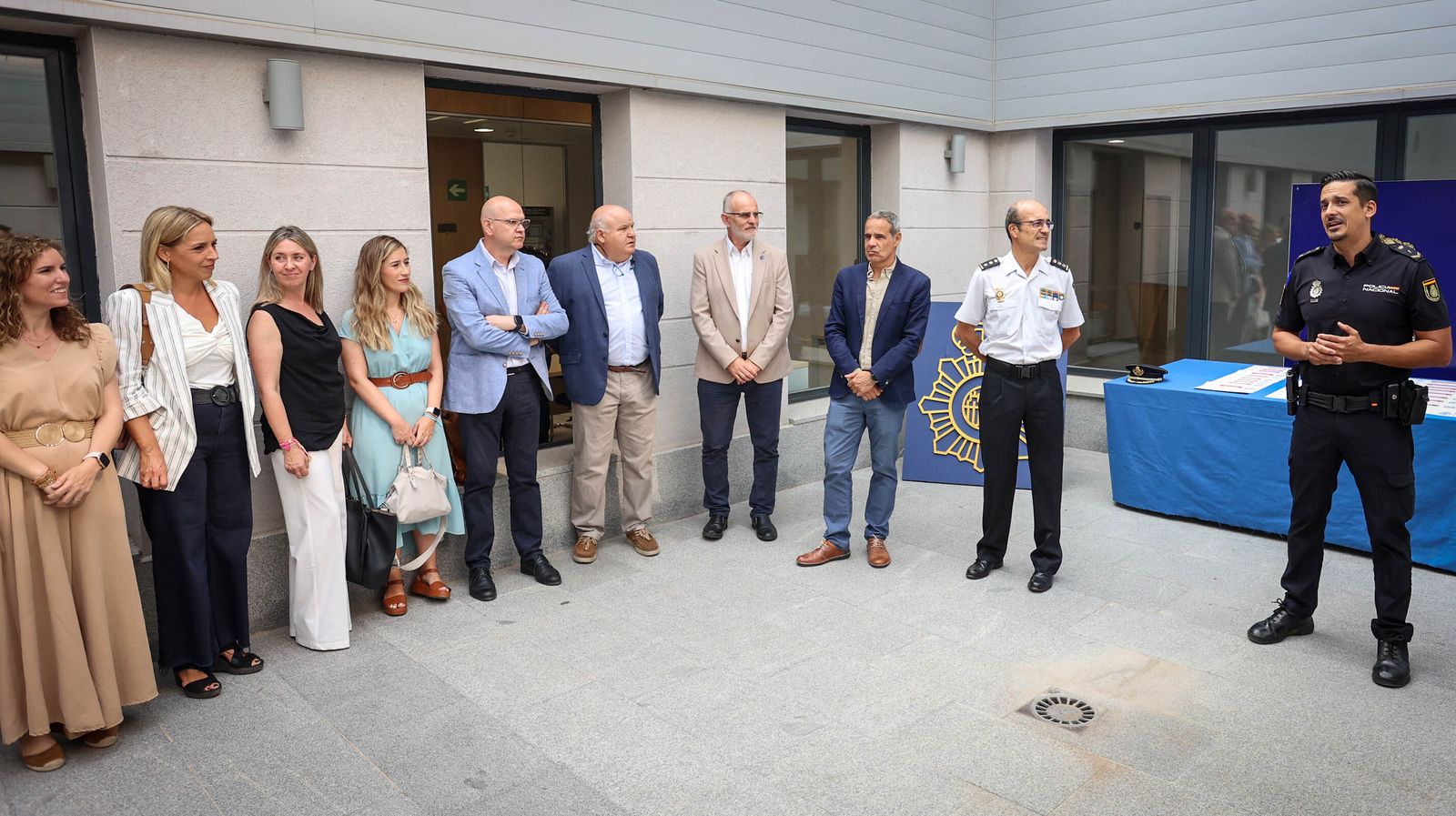 La policía entrega los 3º Premios de Infografías Sobre el Riesgo de Internet a escolares de Jerez