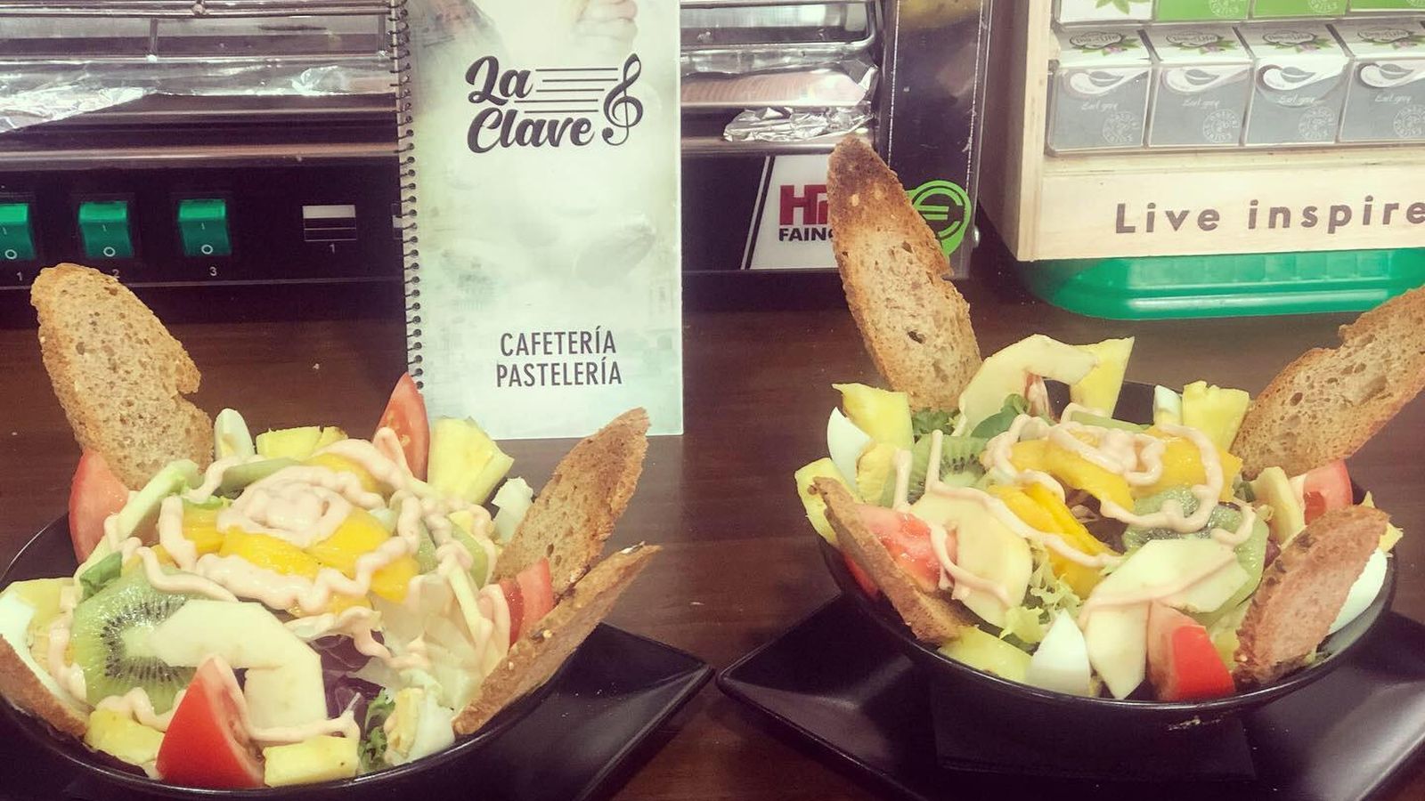 Los bols de fruta se han convertido en una merienda indispensable.