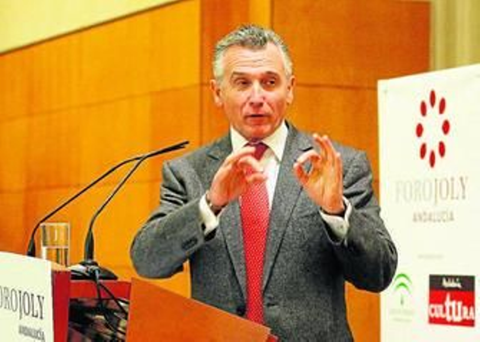 Plata, en otro momento de su intervención en el encuentro, celebrado en el Hotel NH de Málaga.