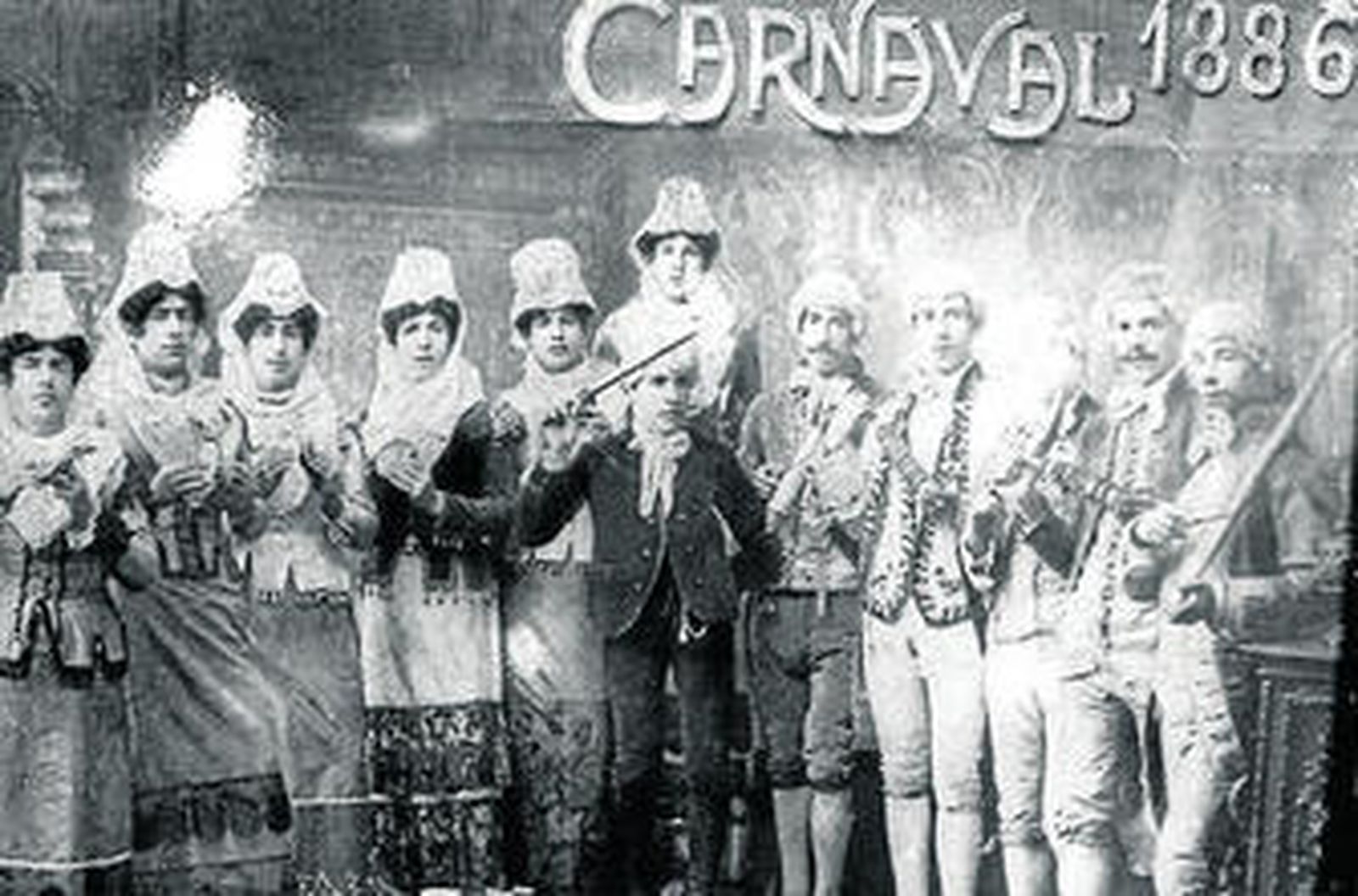 1886 Pocas máscaras, exceso de papelillos y varias comparsas