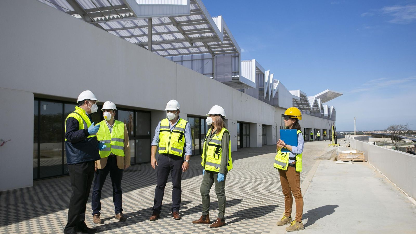 Las cubiertas son el elemento más característico de la nueva infraestructura. Las cubiertas son el elemento más característico de la nueva infraestructura.