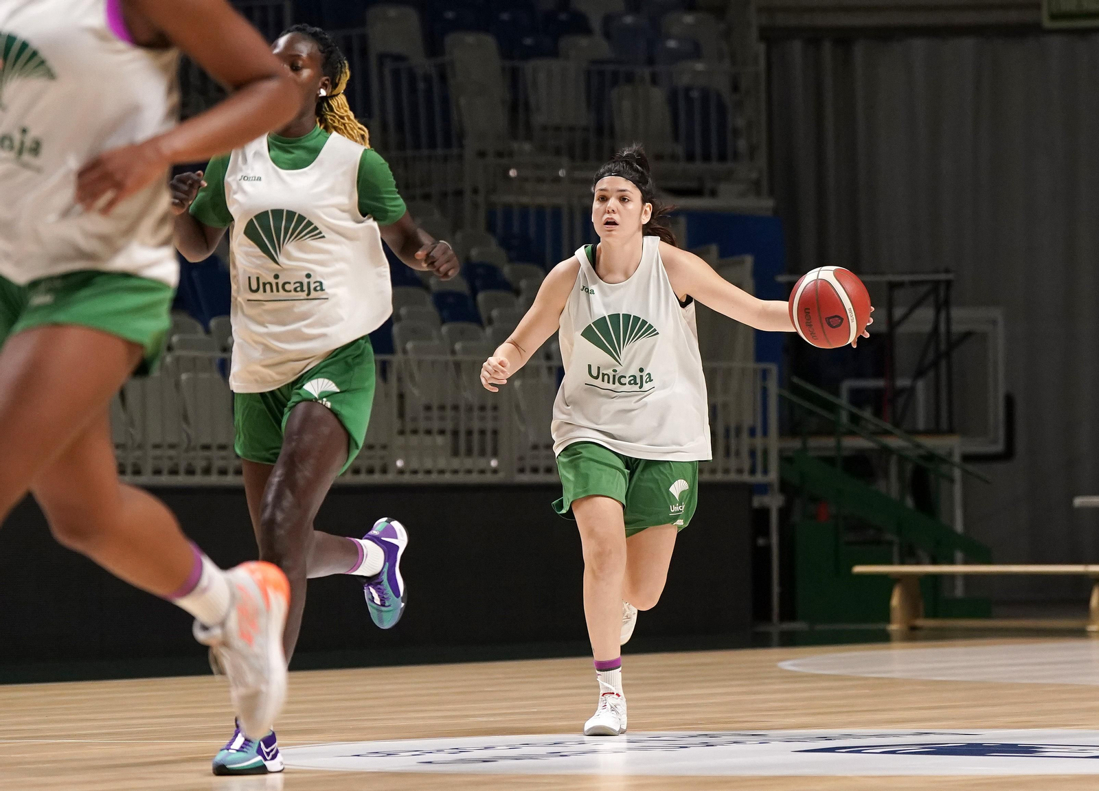 El Unicaja Femenino se prepara en el Carpena El Unicaja Femenino se prepara en el Carpena