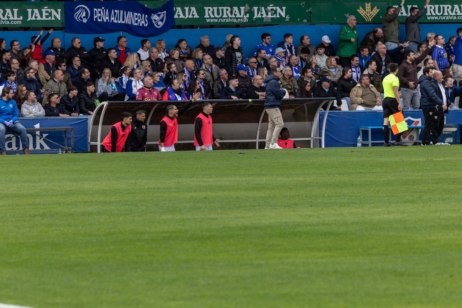 Las mejores imágenes del empate en el derbi entre Linares Deportivo y Real Jaén
