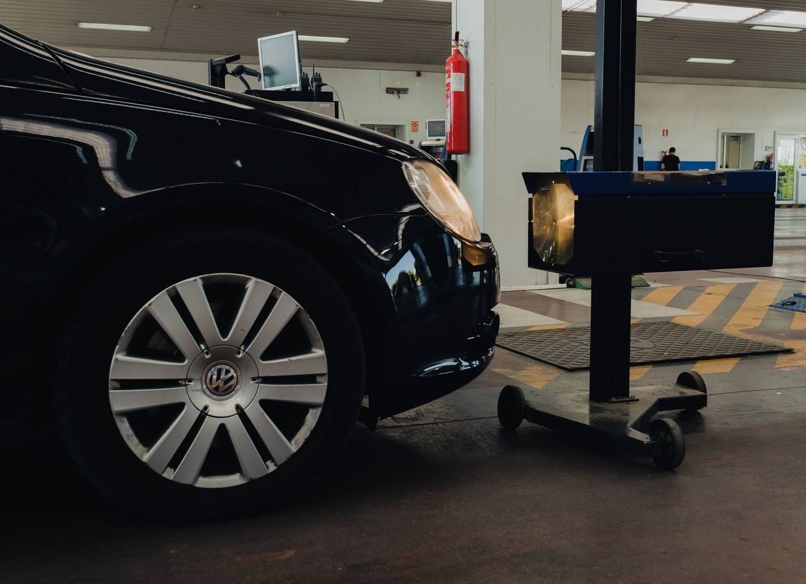 Los defectos en los elementos de iluminación protagonizan la mayor parte de los rechazos en la primera visita a la ITV.