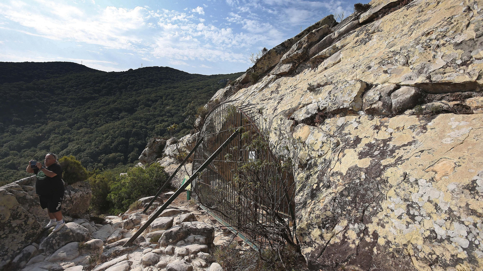 Cueva de la Laja Alta
