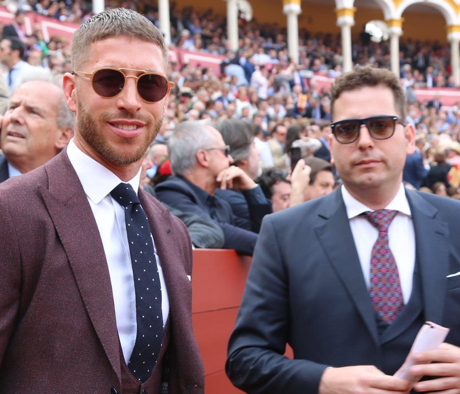Sergio Ramos en el Callejón, recibió el brindis de Ginés Marín, con su amigo Antonio Liebre