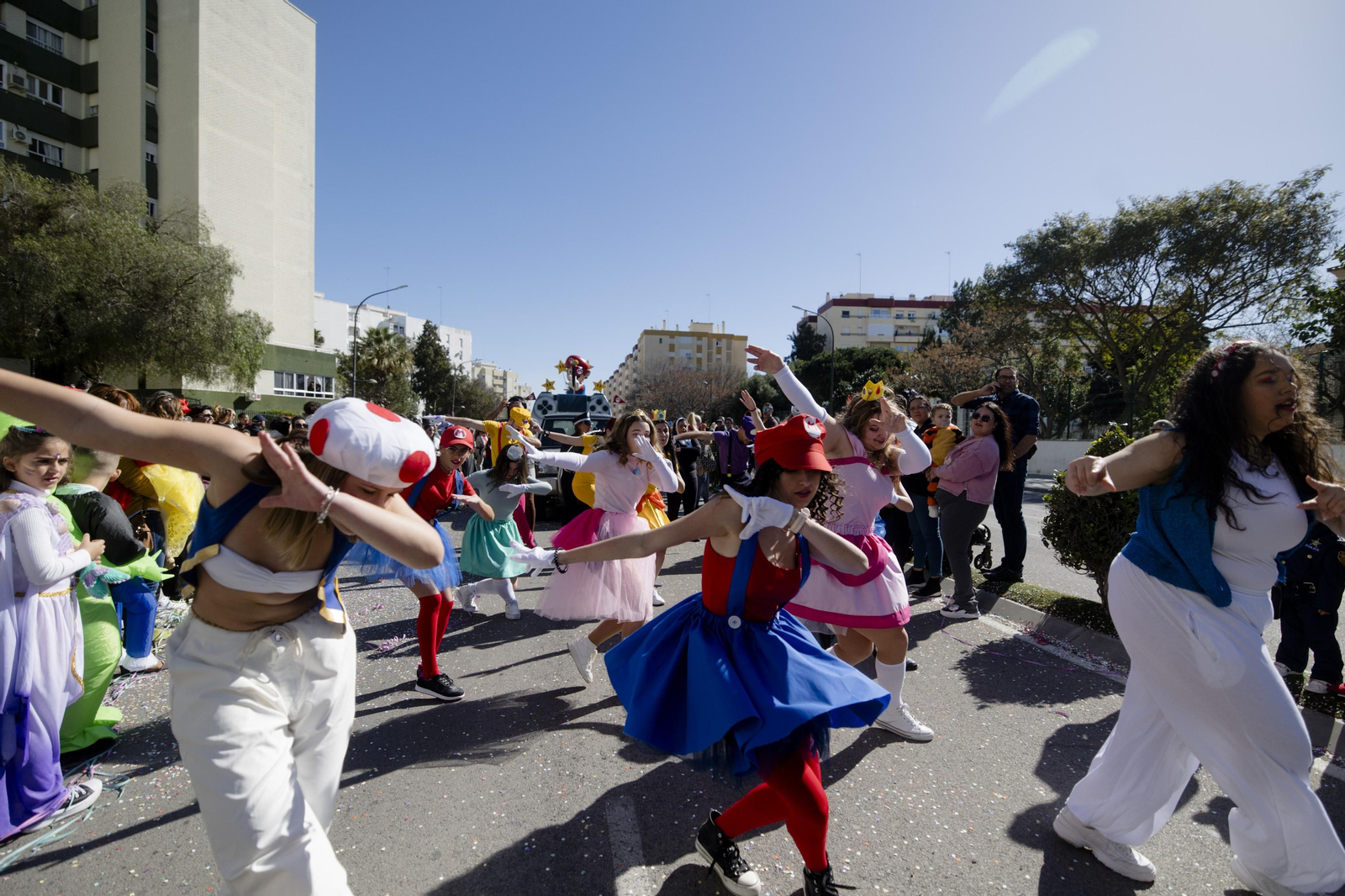 Búscate en las imágenes de la cabalgata de carnaval de San Fernando