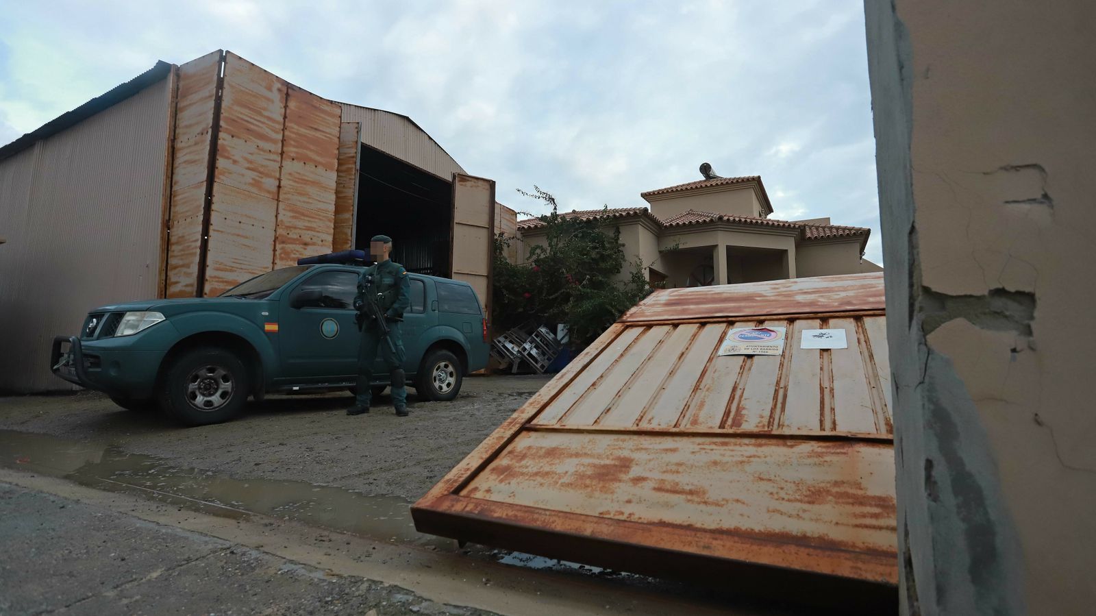 Registros de la Guardia Civil en Palmones